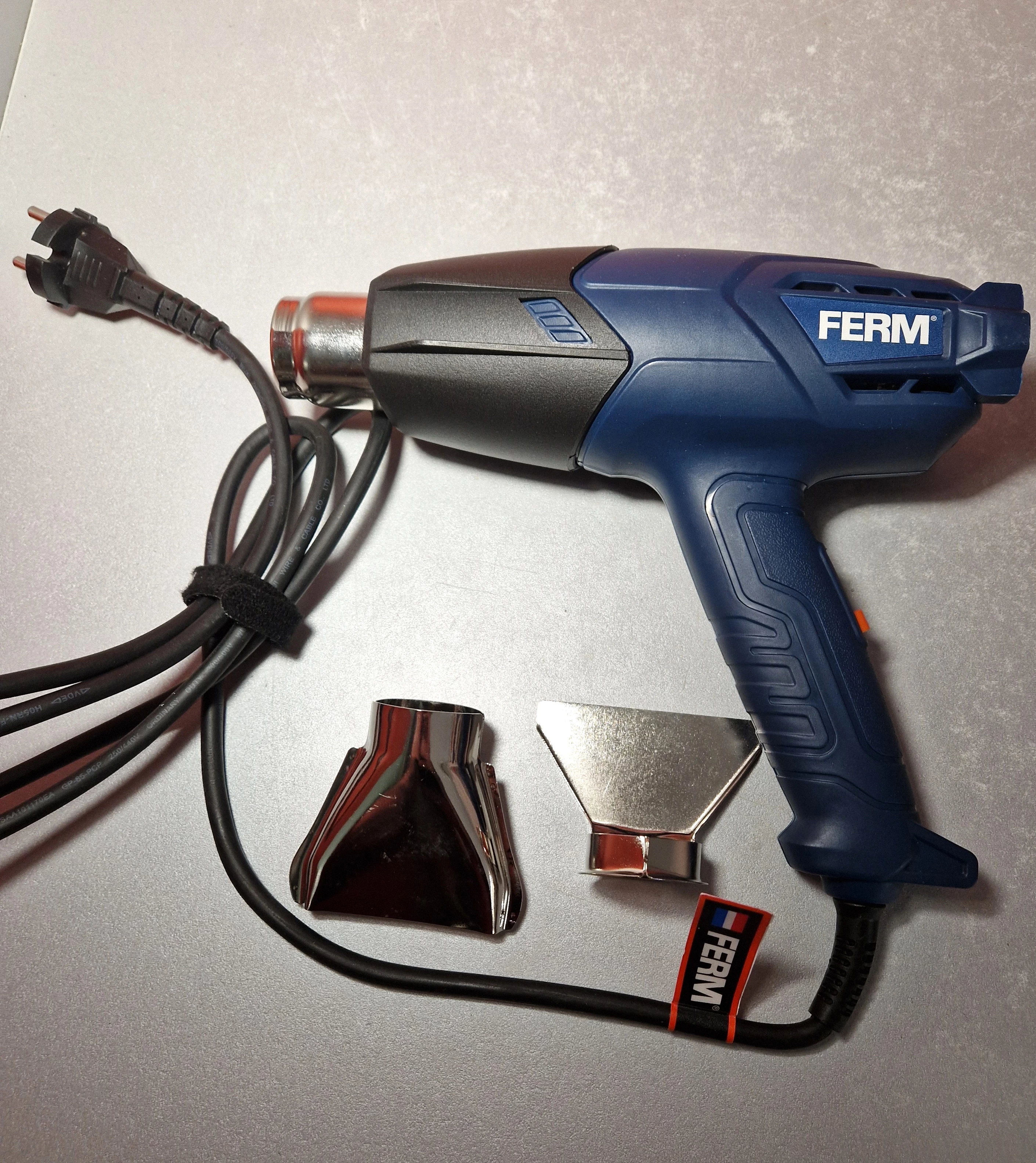 ferm-opalarka-2000w-ham1019-komplet-temperatura-maksymalna-600