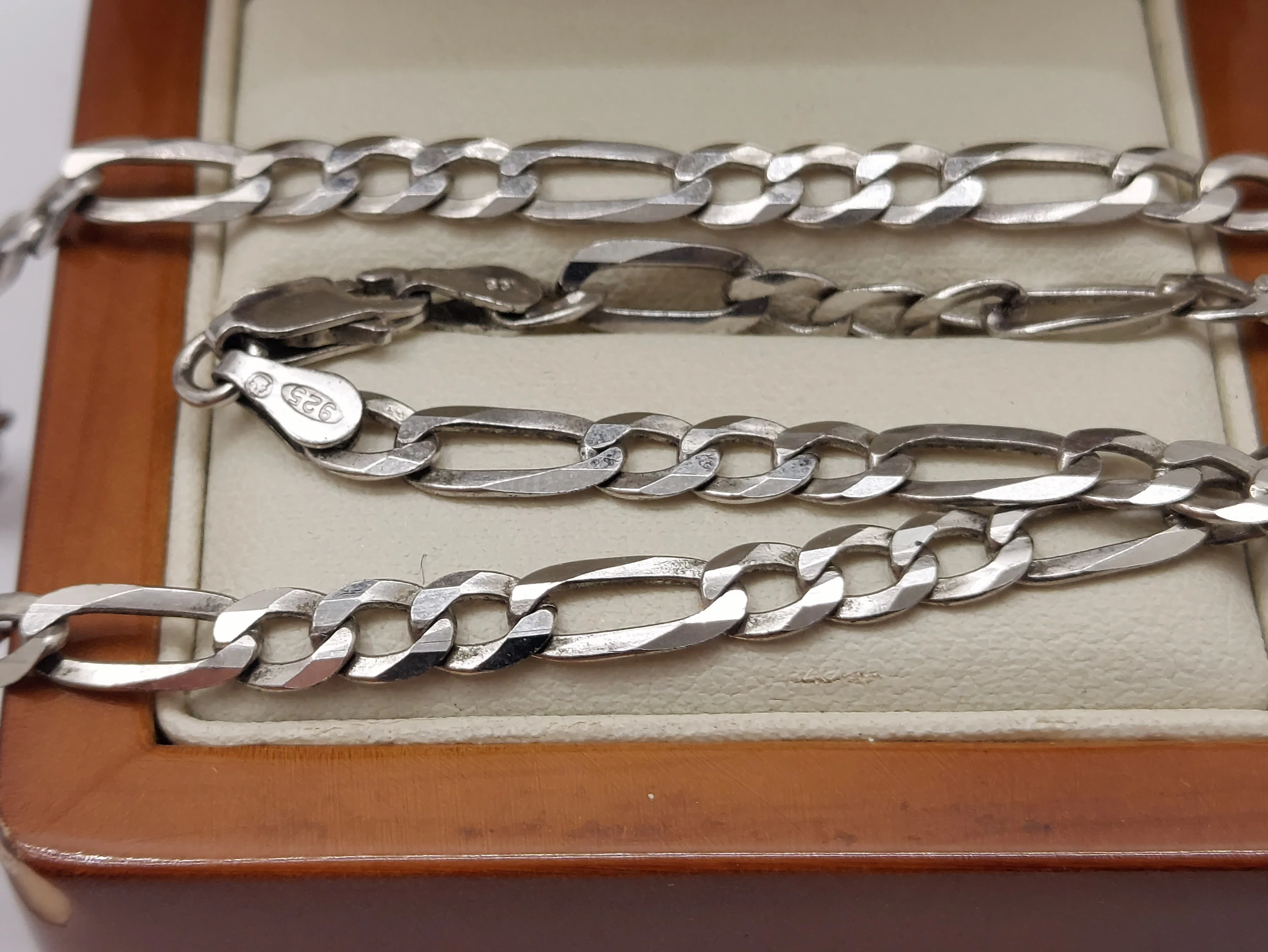 delikatny-srebrny-lancuszek-111g-dlugosc-55cm-dlugosc-calkowita-55