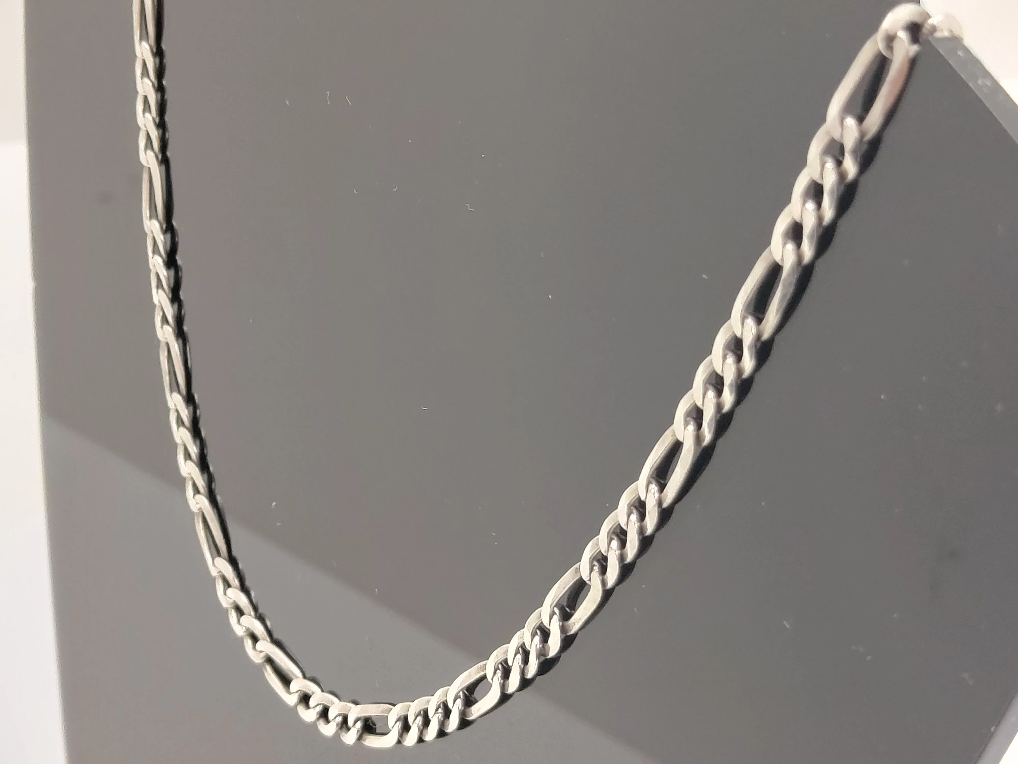 delikatny-srebrny-lancuszek-111g-dlugosc-55cm-grabiszynska-30-wroclaw