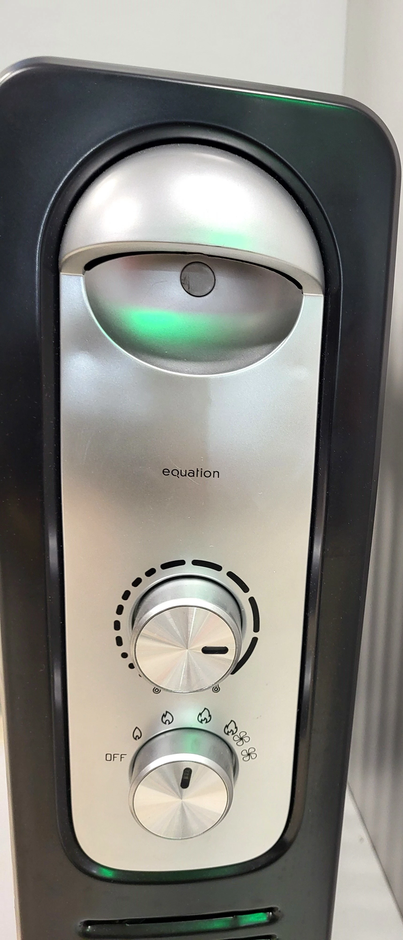 grzejnik-olejowy-equation-2900-w-czarny-zasilanie-23000