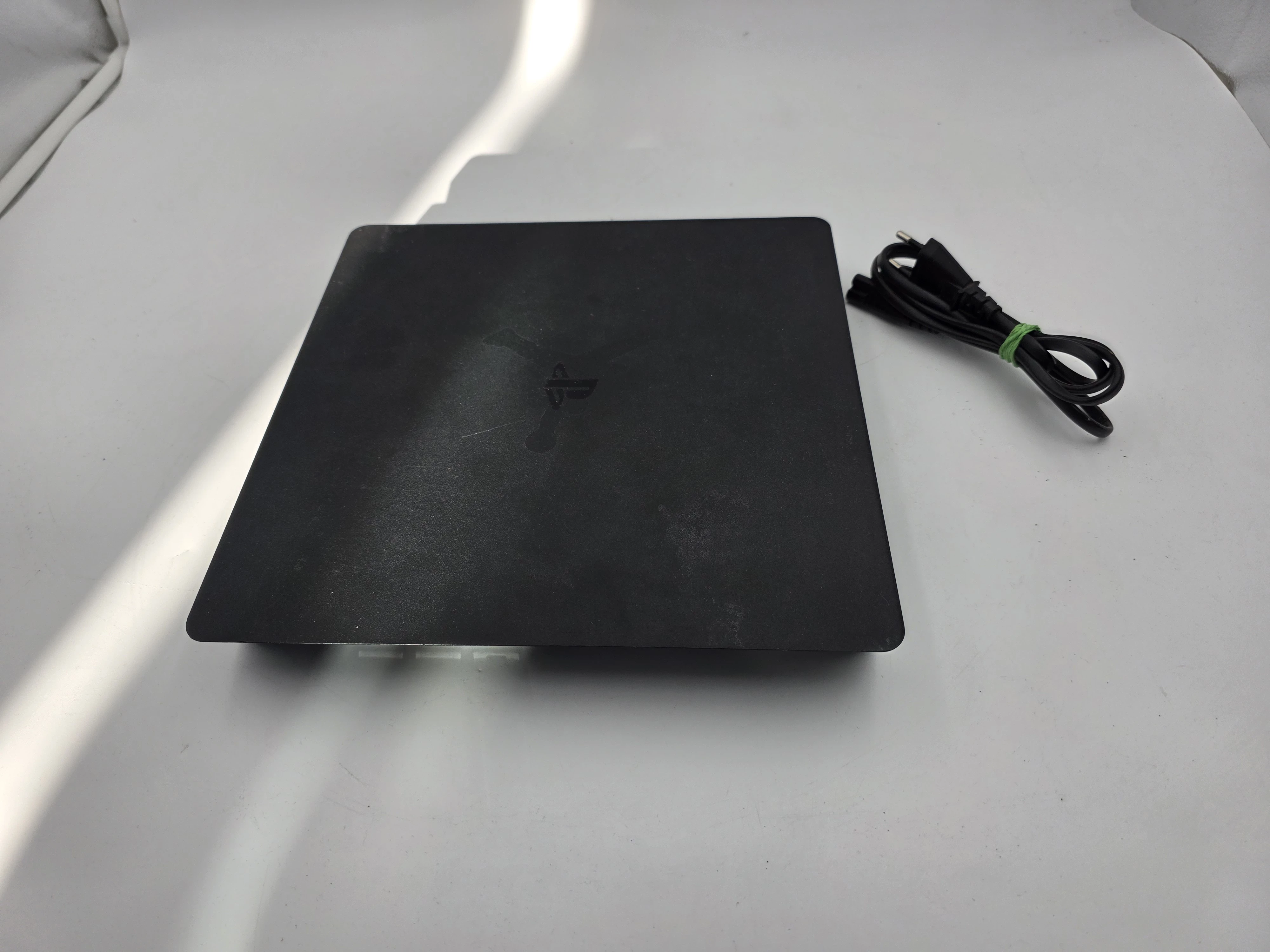 konsola-sony-ps4-500gb-cuh-1216a-playstation-4-opis-kod-producenta-sony-interactive-entertainment