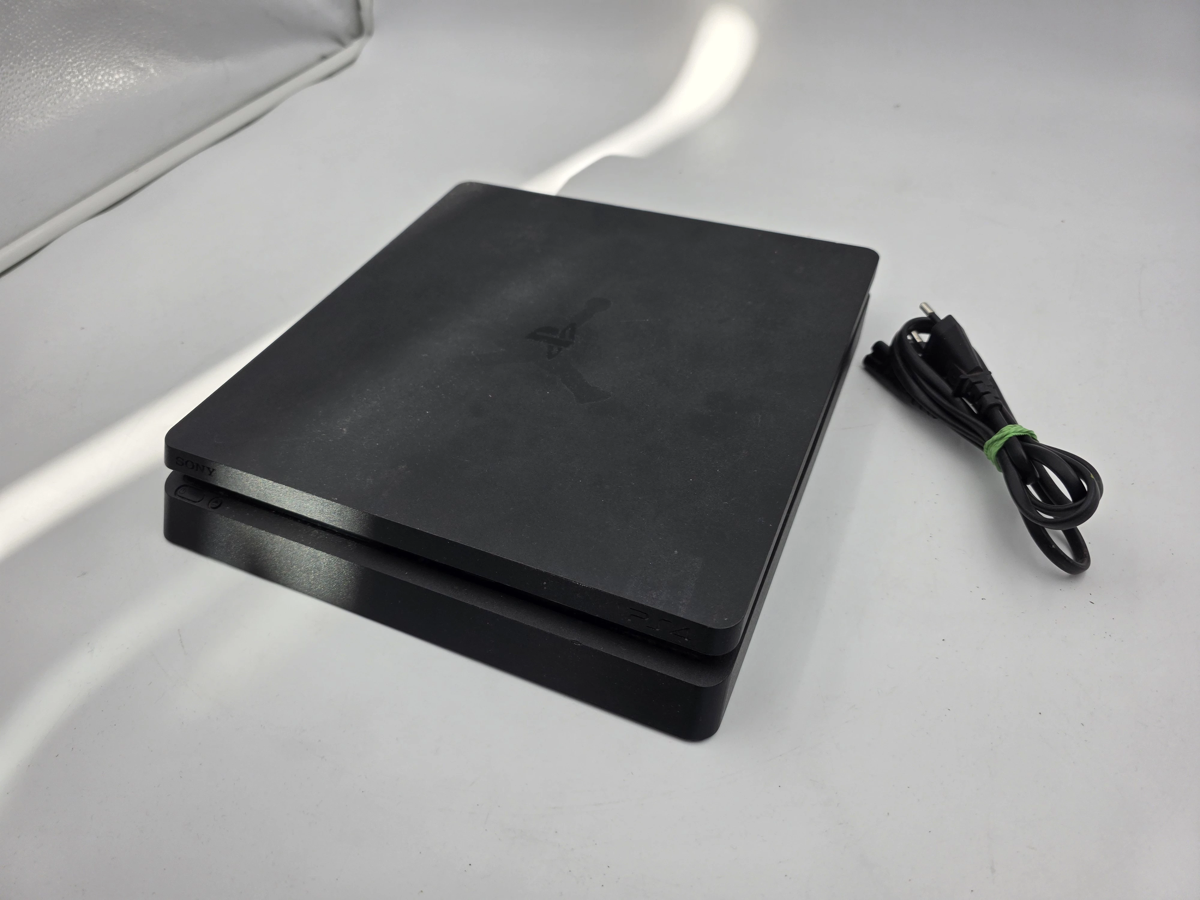 konsola-sony-ps4-500gb-cuh-1216a-playstation-4-opis-wersja-130590-1