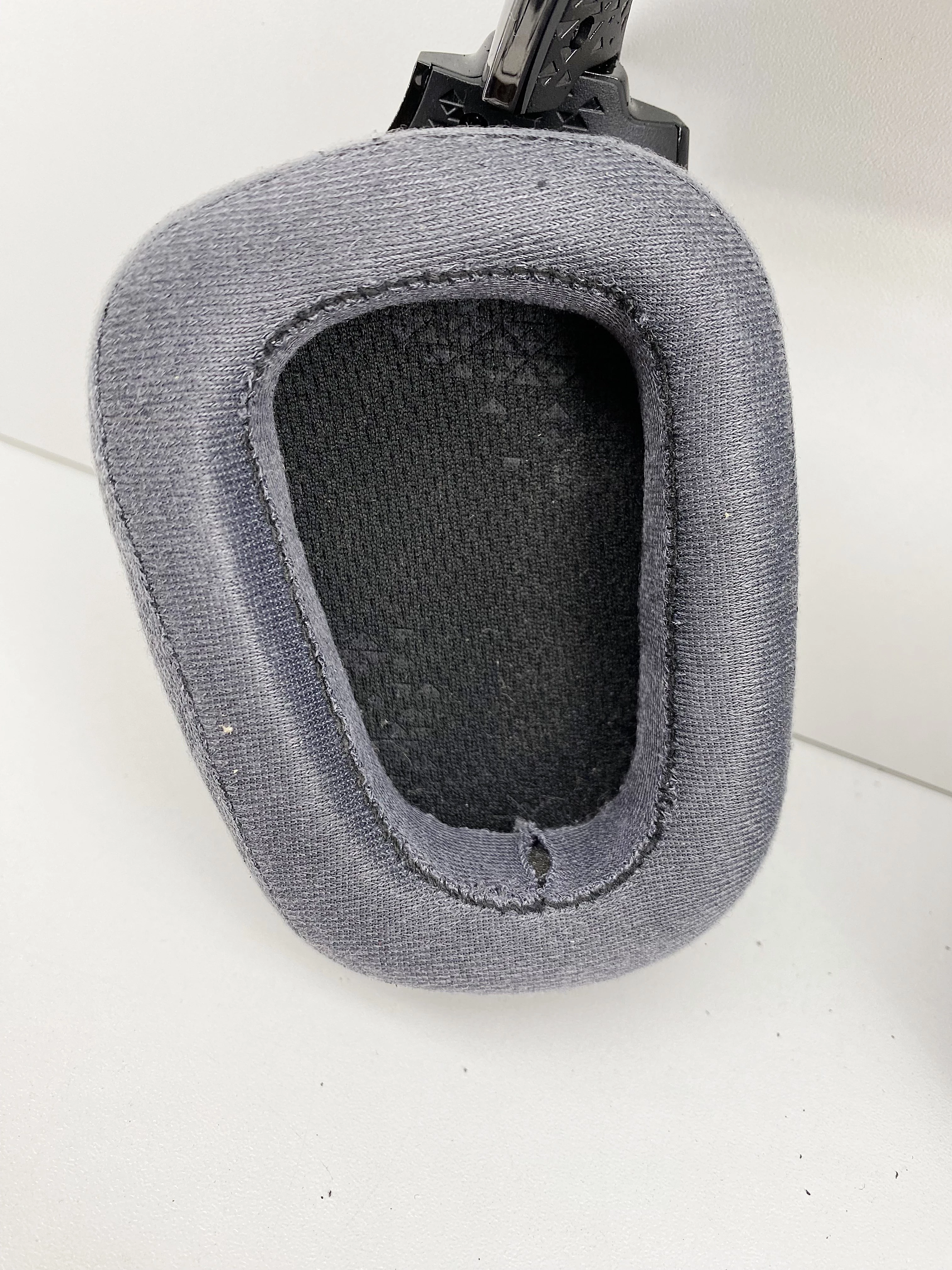 sluchawki-logitech-g933-artemis-spectrum-wireless-waga-produktu-z-opakowaniem-jednostkowym-0830