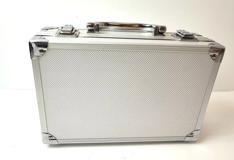 MASZYNKA DO STRZYŻENIA GRUNDIG MC 3342 BRAK PĘDZLA I GRZEBYKA