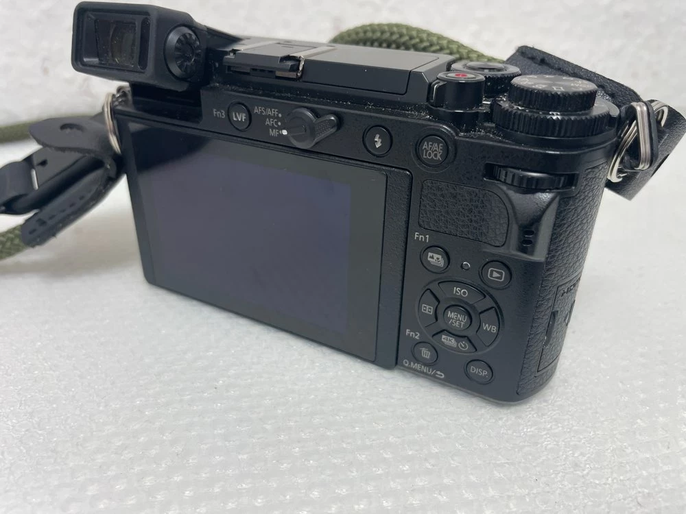 aparat-panasonic-lumix-dc-gx9-mega-zestaw-model-zalaczonego-obiektywu-brak