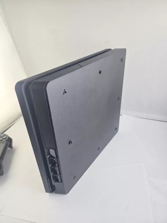 konsola-playstation-4-500gb-kable-kod-producenta-cuh-2216a