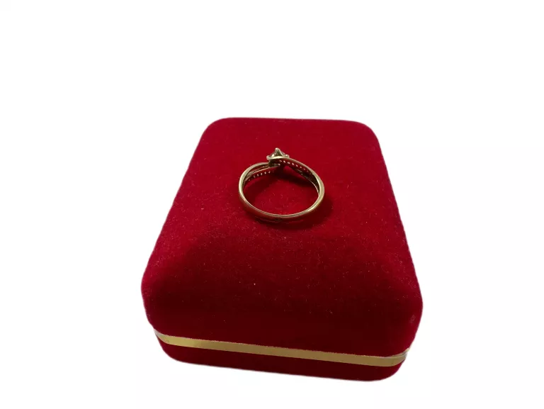 ZŁOTY PIERŚCIONEK PRÓBY 333 / 1,34G / R. 15