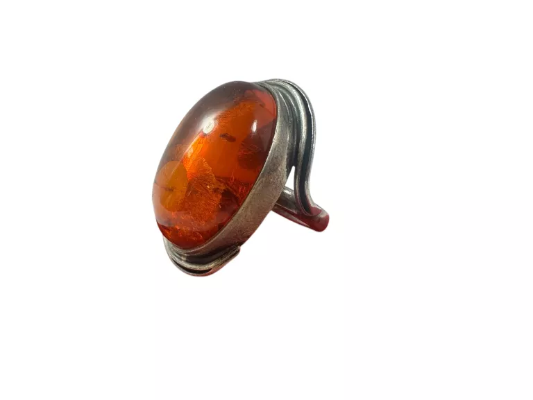 SREBRNY OKAZAŁY PIERŚCIONEK Z BURSZTYNEM PRÓBY 925 / 14,09G / 15