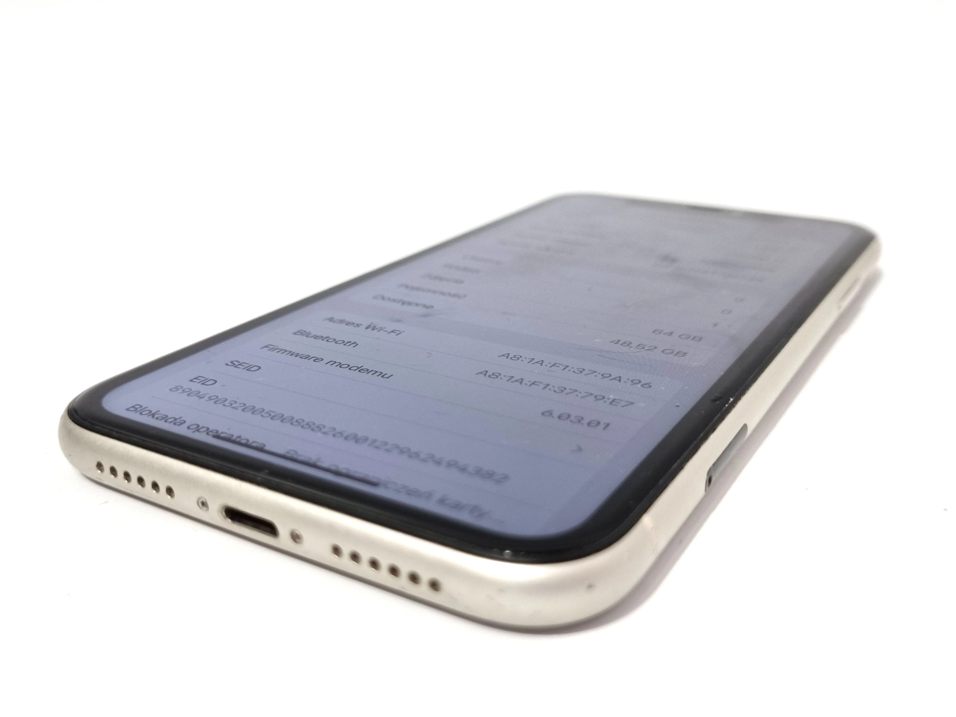 telefon-iphone-11-464gb-82-przekatna-ekranu-610