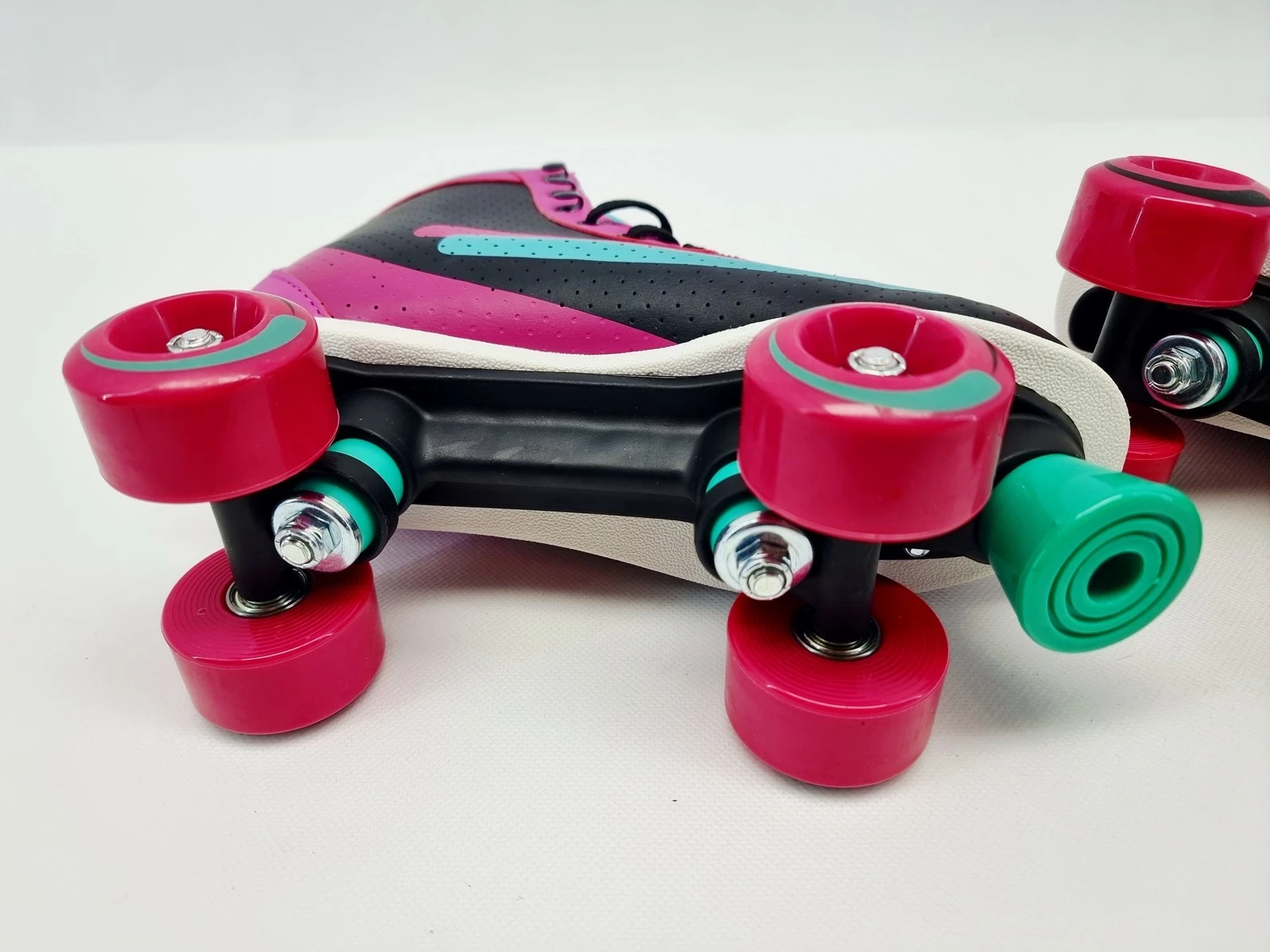 wrotki-damskie-nijdam-retro-40-product-id-b49c8625-78e5-456f-ab4b-522373fc4a95