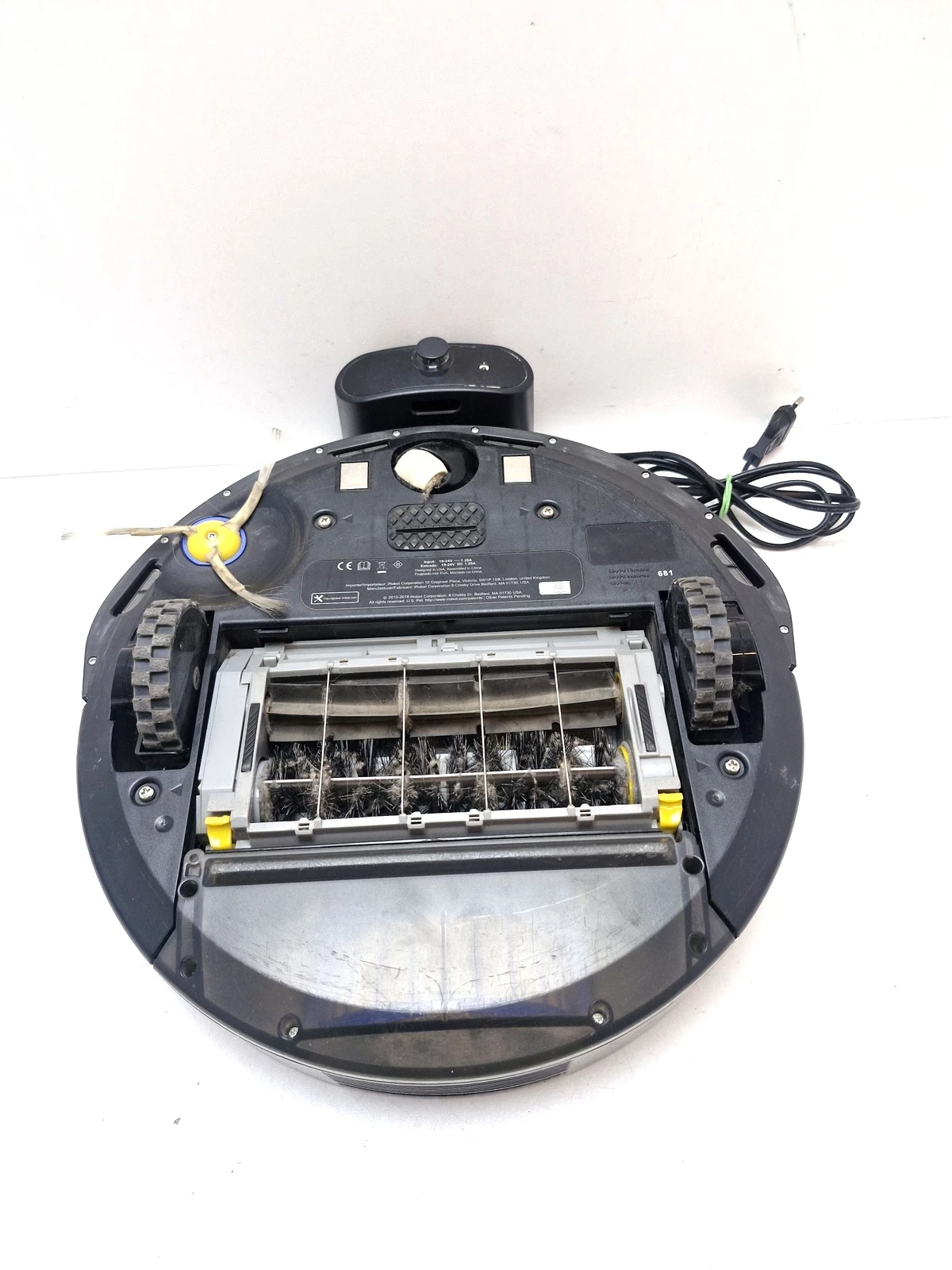 odkurzacz-automatyczny-irobot-roomba-681-stan-11323-2