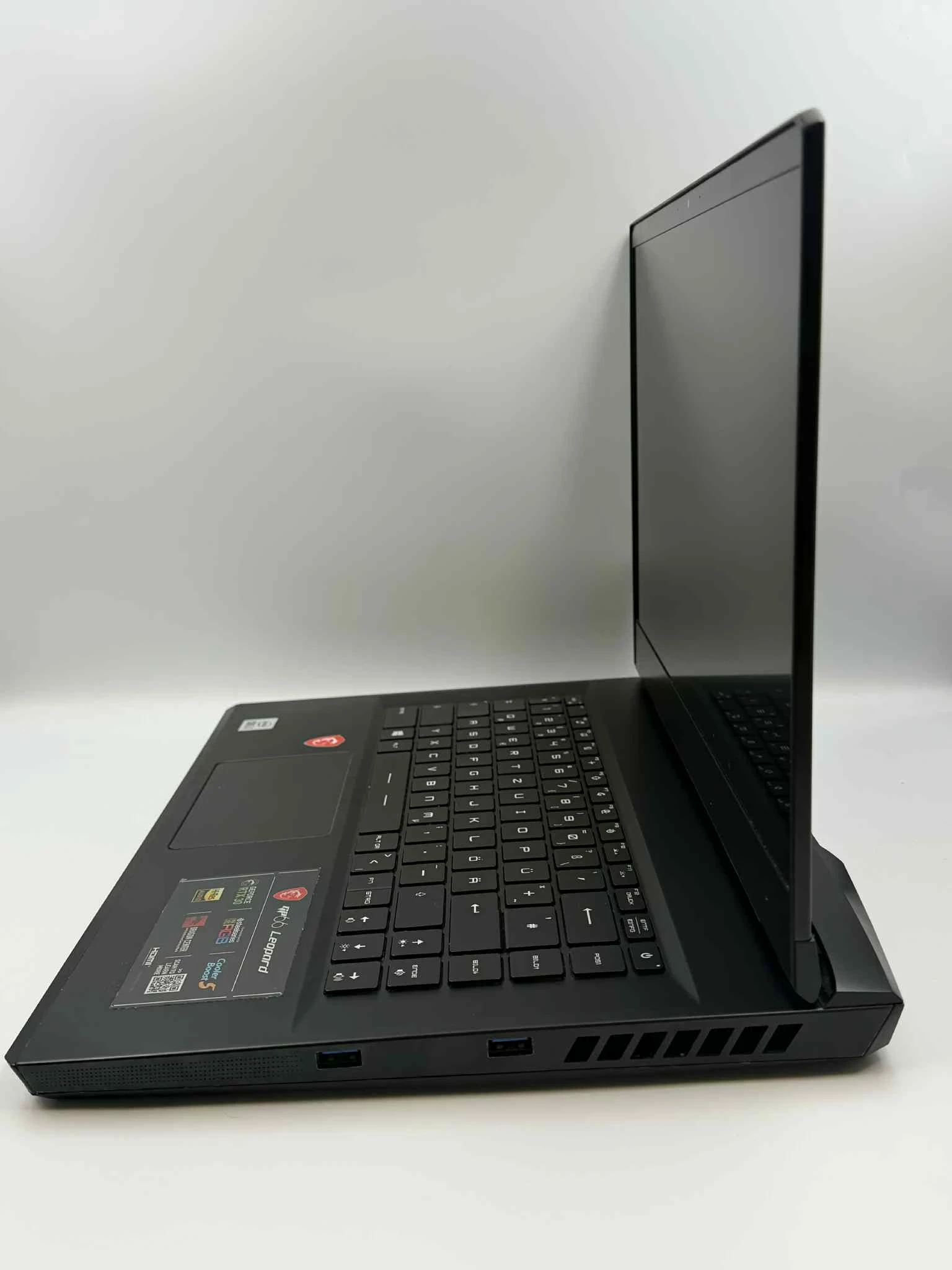 laptop-msi-gp66-leopard-kod-producenta-gp66-11ug-279xpl