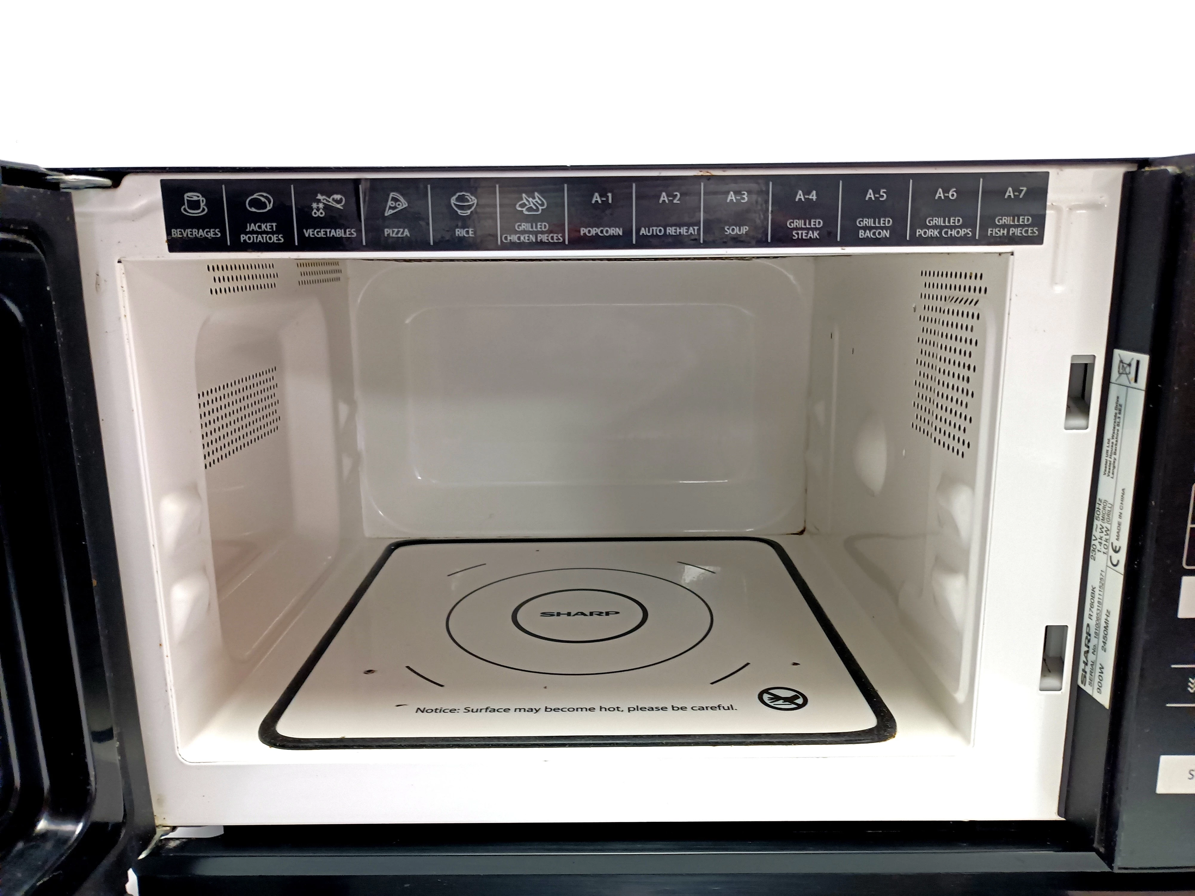 kuchenka-mikrofalowa-sharp-r760bk-stan-11323-2