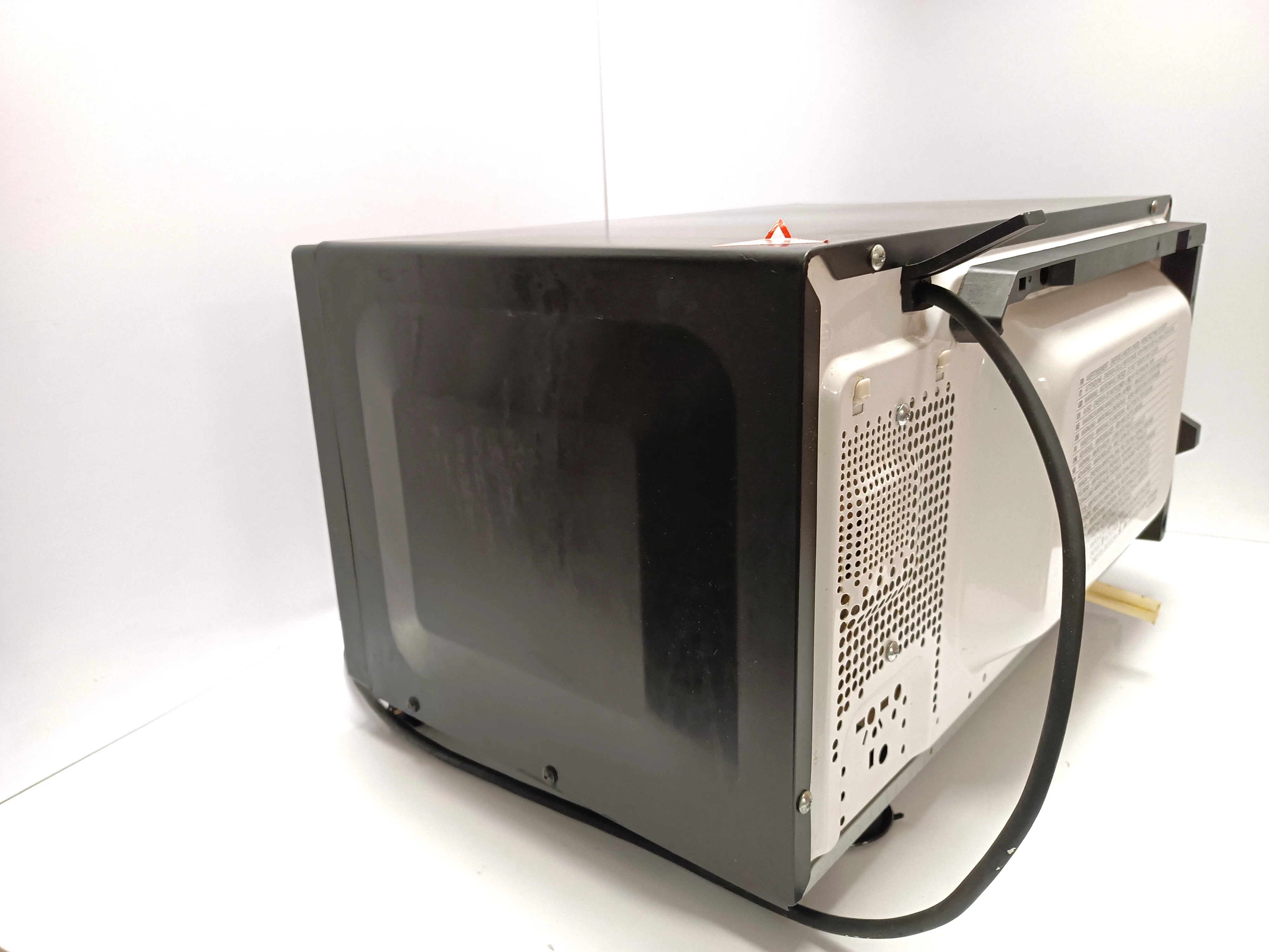 kuchenka-mikrofalowa-sharp-r760bk-moc-mikrofal-900