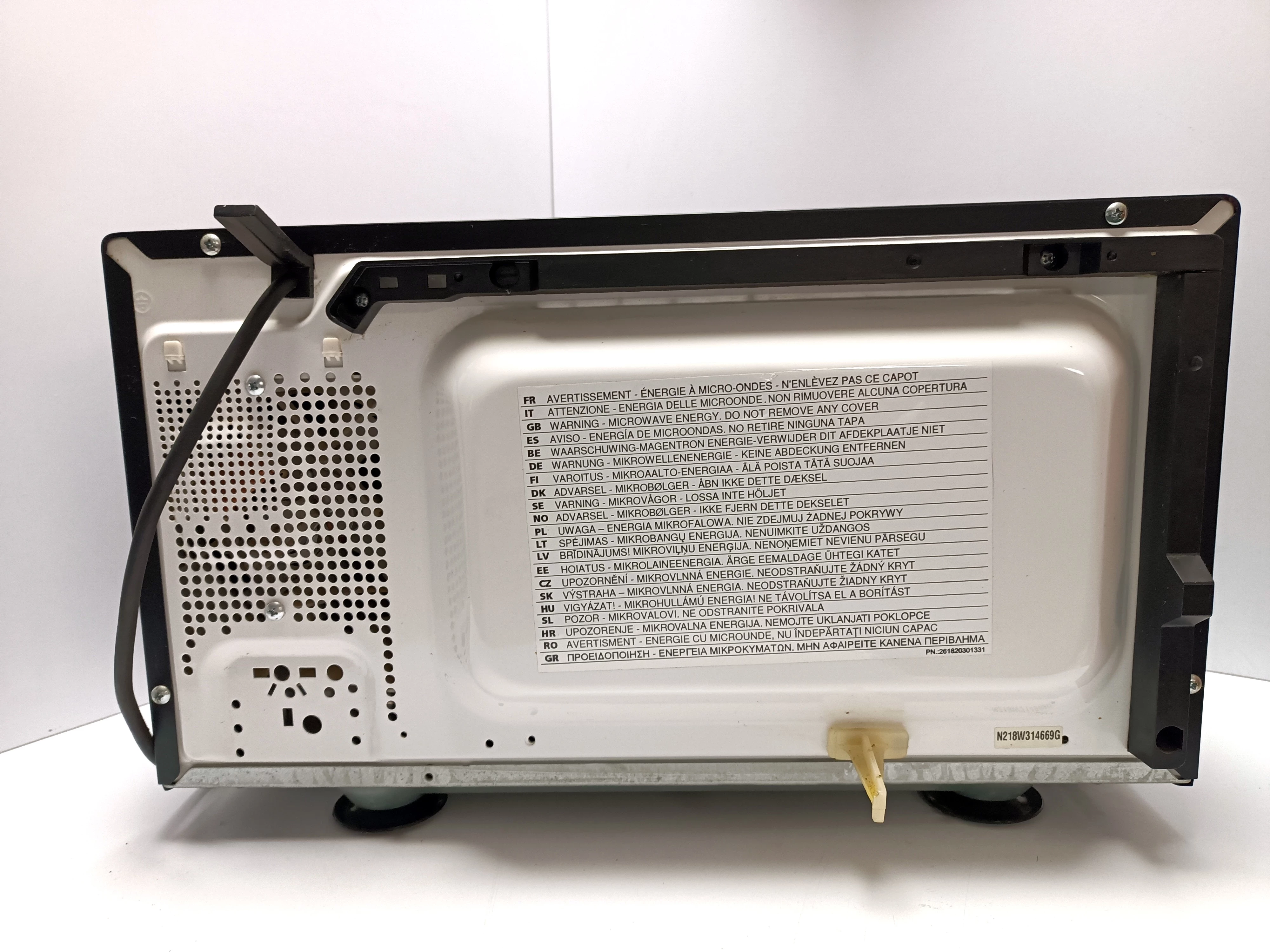 kuchenka-mikrofalowa-sharp-r760bk-pojemnosc-23000