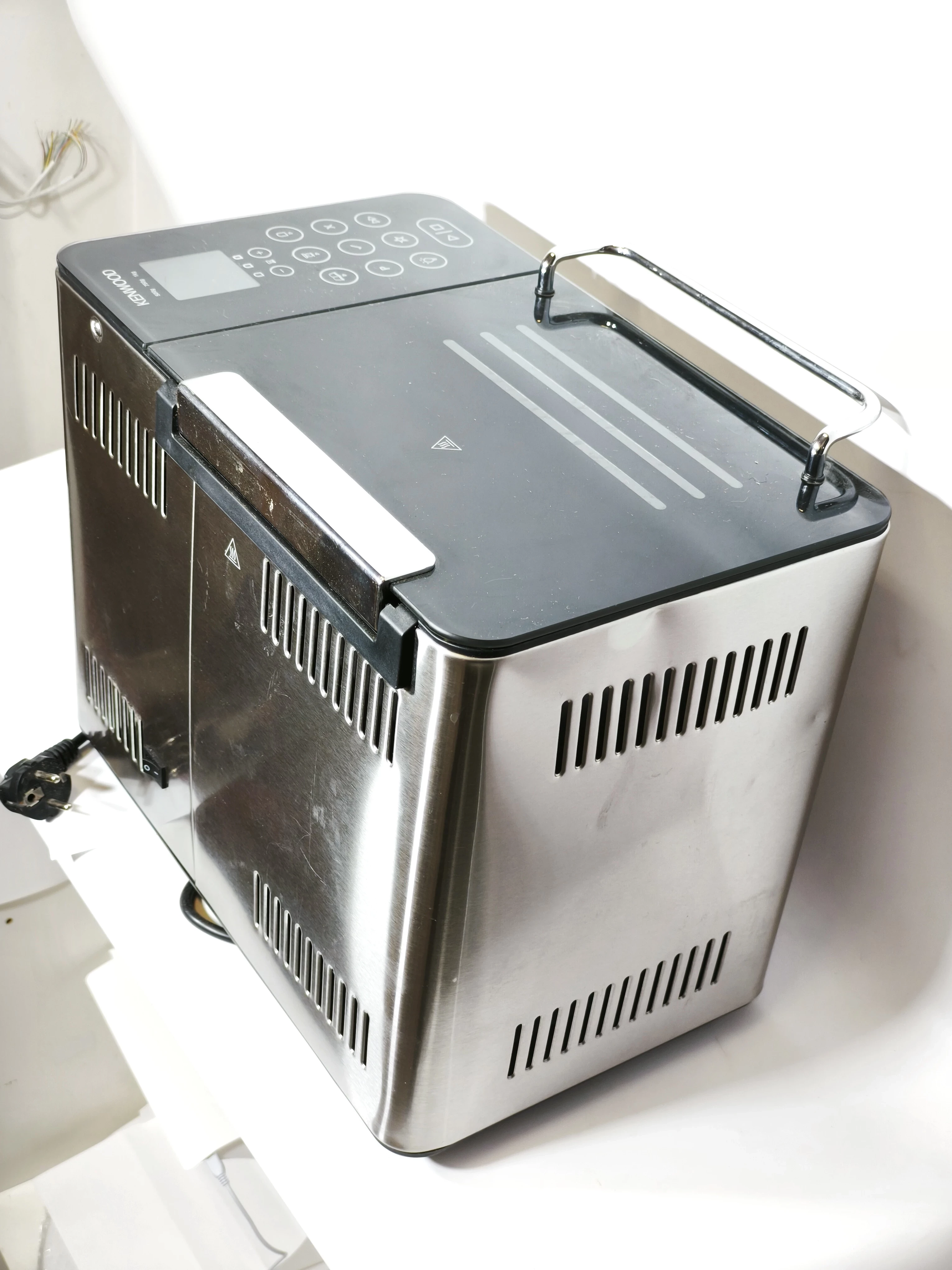 wypiekacz-do-chleba-kenwood-bm450-srebrnyszary-moc-75000