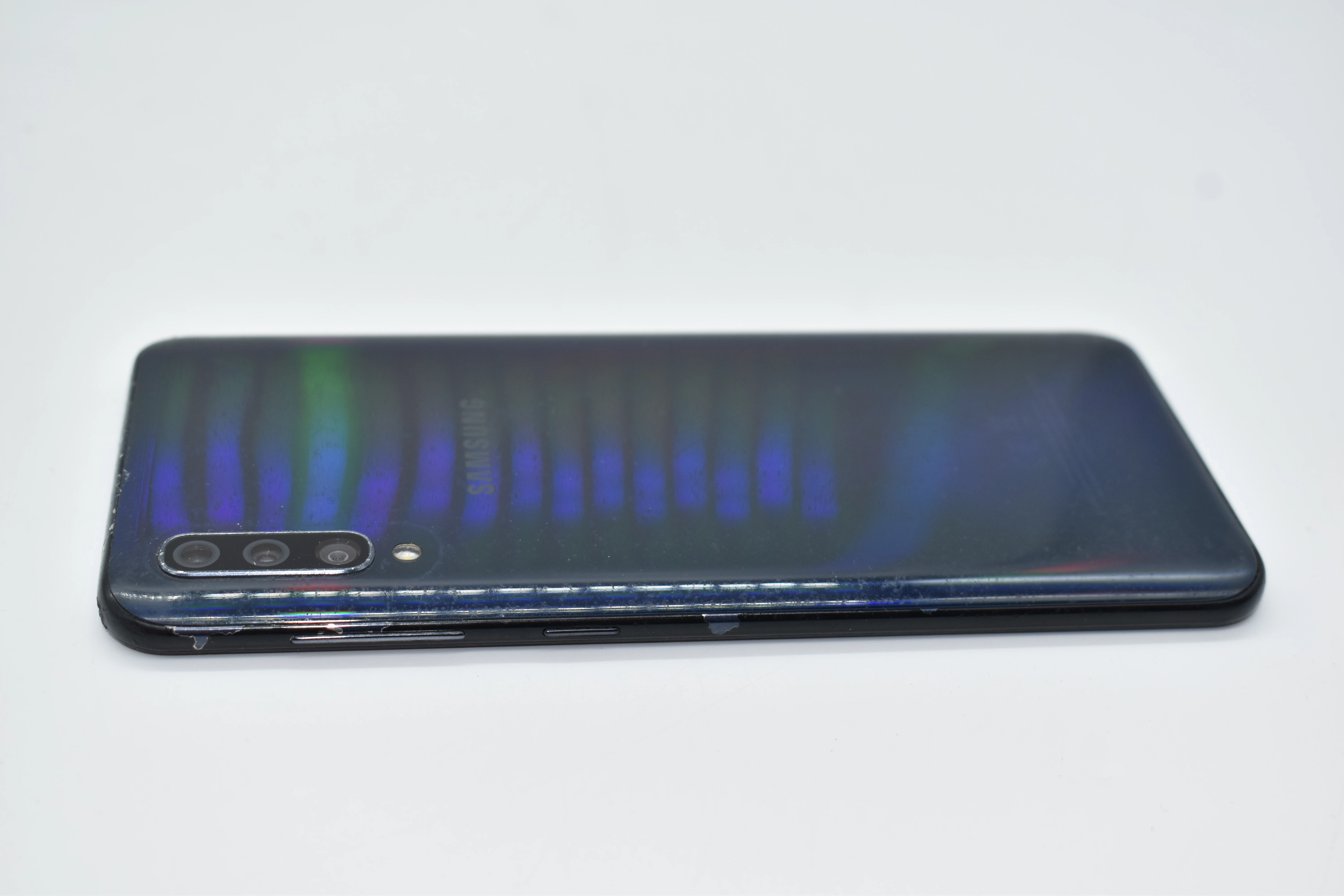 telefon-samsung-galaxy-a50-pekniety-ekran-kod-producenta-1