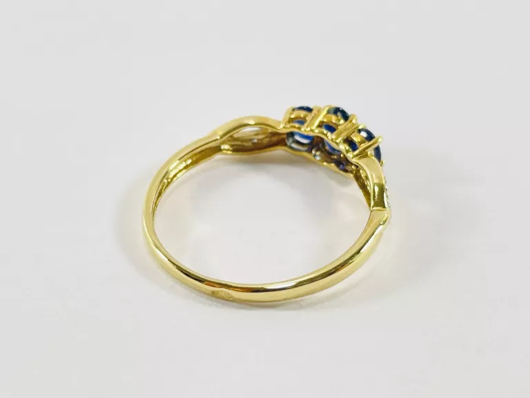 zloty-pierscionek-z-szafirami-074ct-i-diamentami-0008ct-375-156g-r17-kolor-249512-1647429