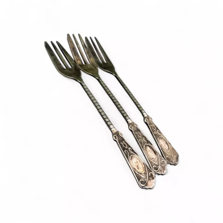 stare-posrebrzane-rosyjskie-sztucce-do-deserow-3-szt-koscielna-2-klodzko