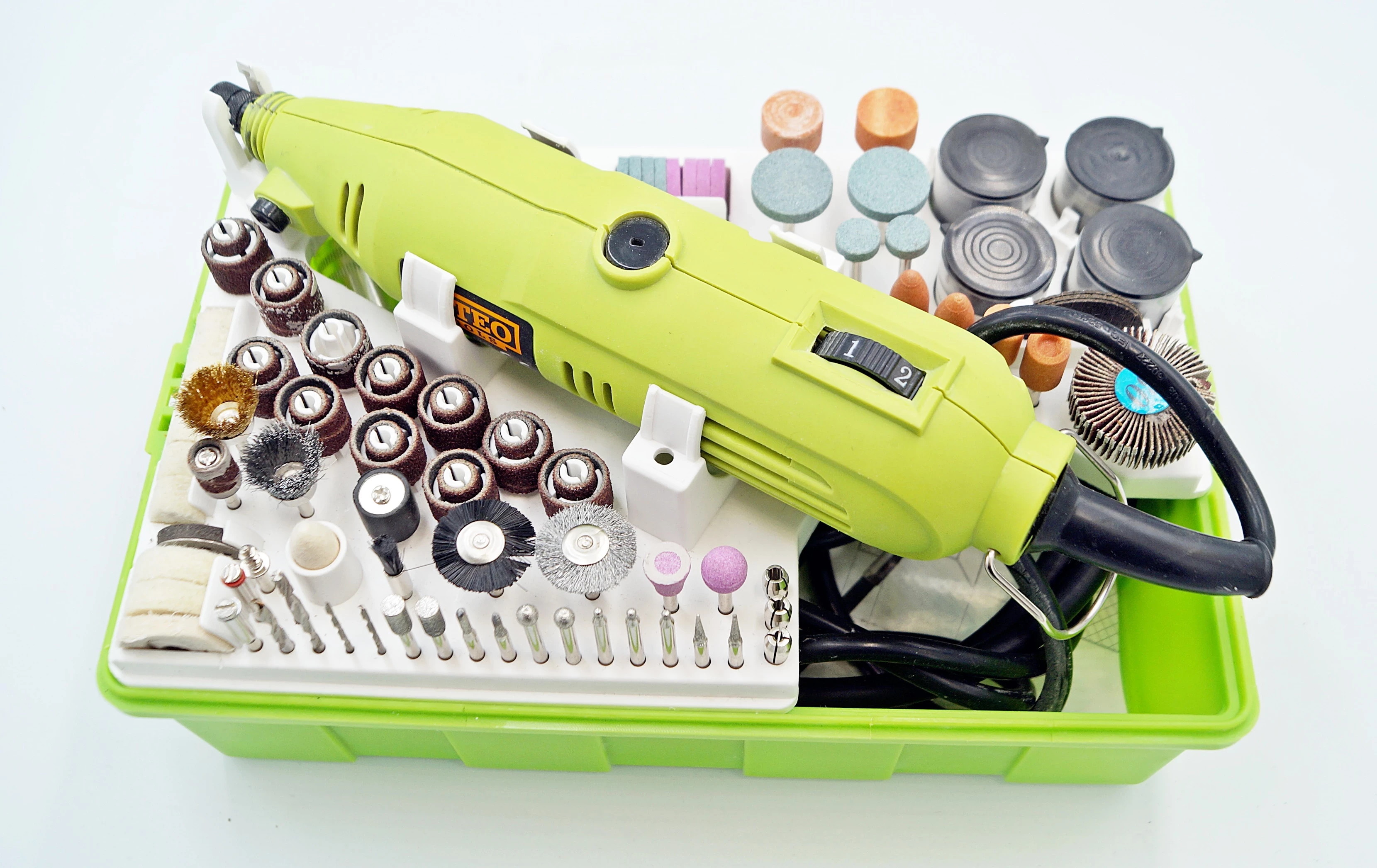 multiszlifierka-niteo-tools-z-akcesoriami-chelmska-50-warszawa