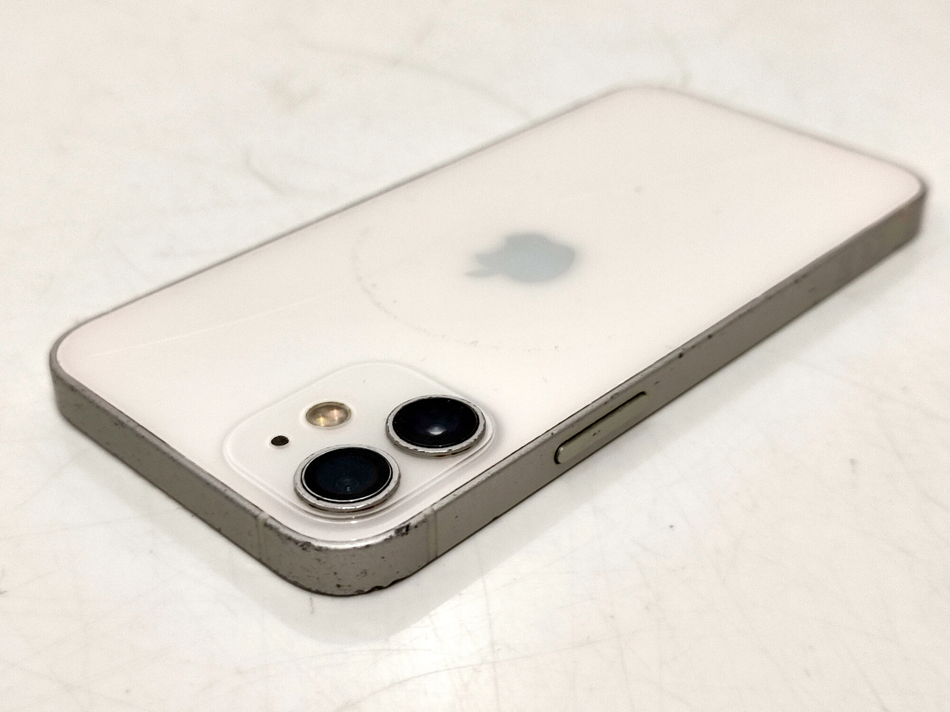 telefon-iphone-12-mini-64gb-bat-70-transmisja-danych-217-2048