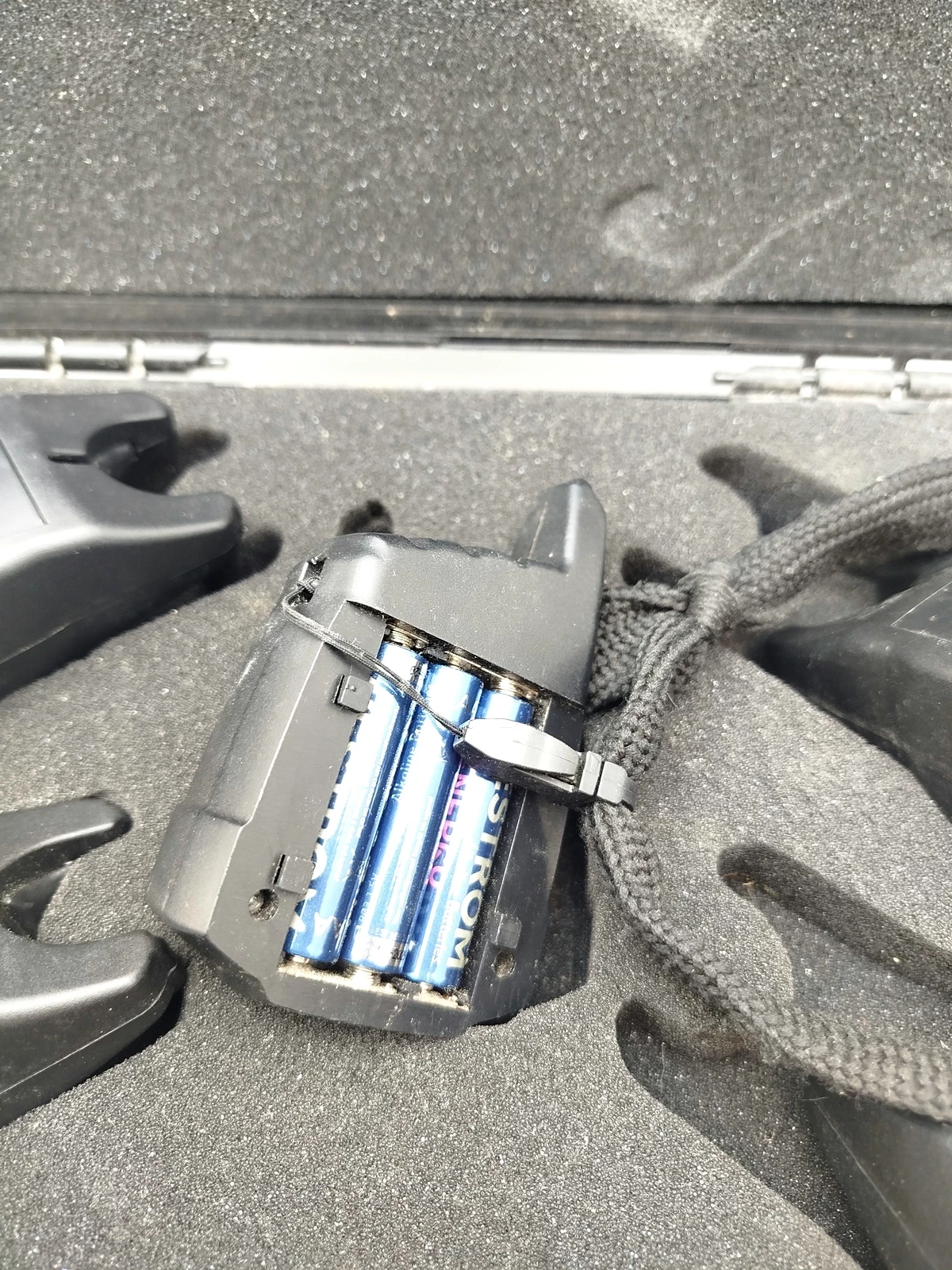 zestaw-sygnalizatorow-neco-carp-41-c104-black-walizka-marka-248811-1938016