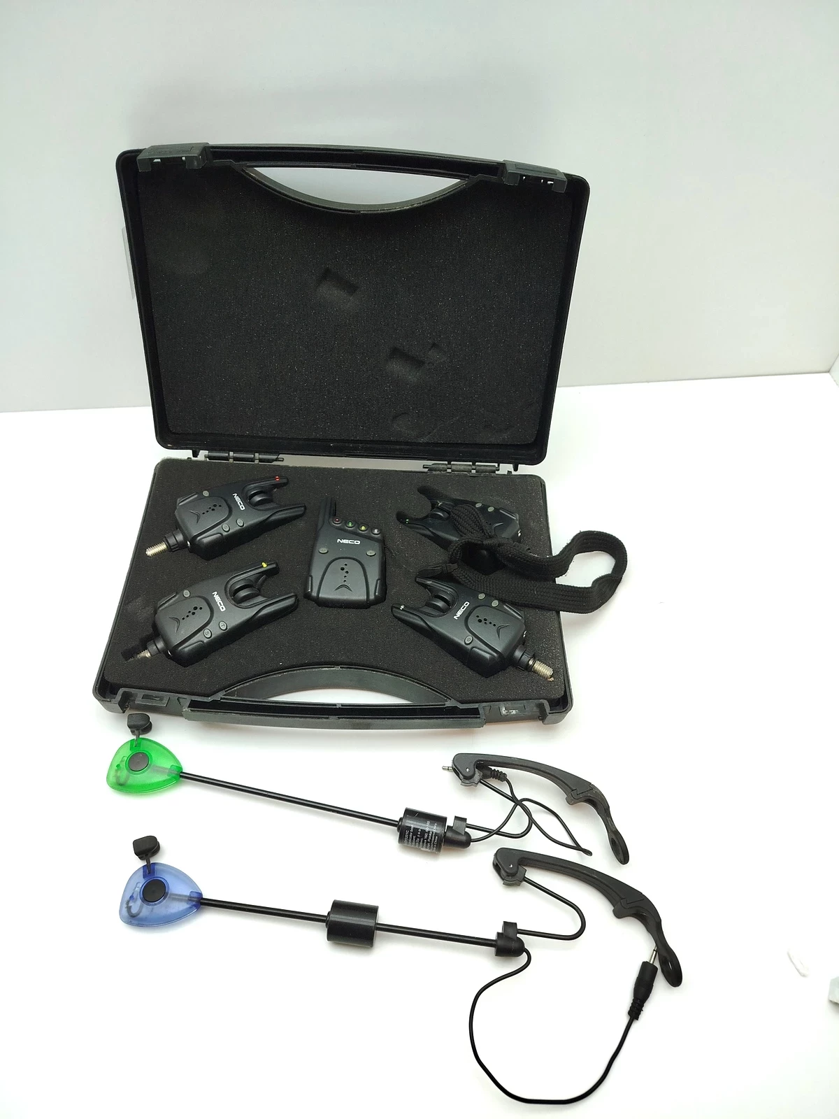 zestaw-sygnalizatorow-neco-carp-41-c104-black-walizka-ean-gtin-6907032851980