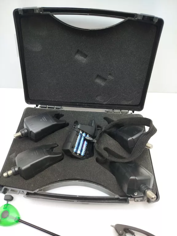 zestaw-sygnalizatorow-neco-carp-41-c104-black-walizka-model-70102