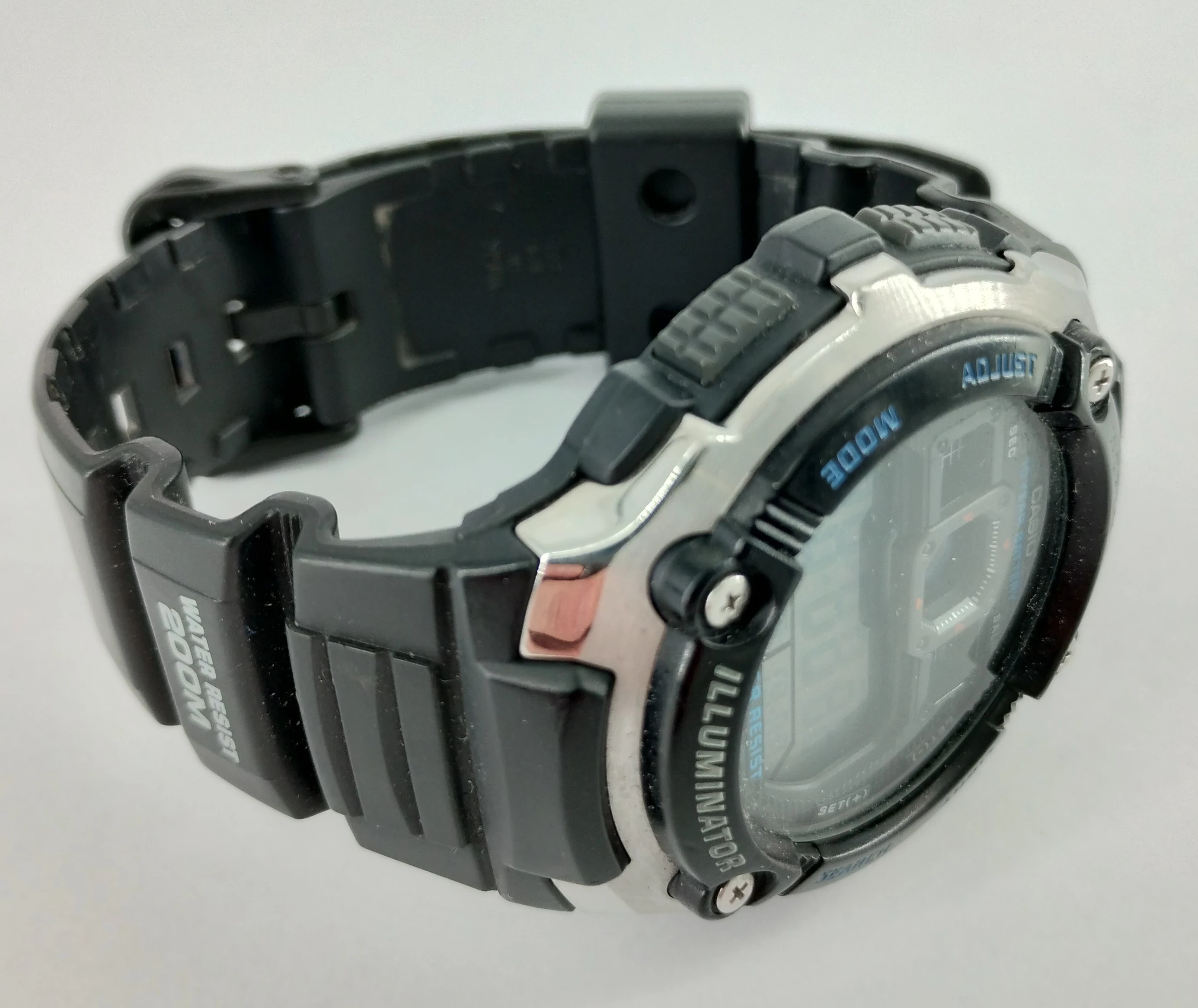 zegarek-casio-illuminator-ae-2000w-stan-11323-2