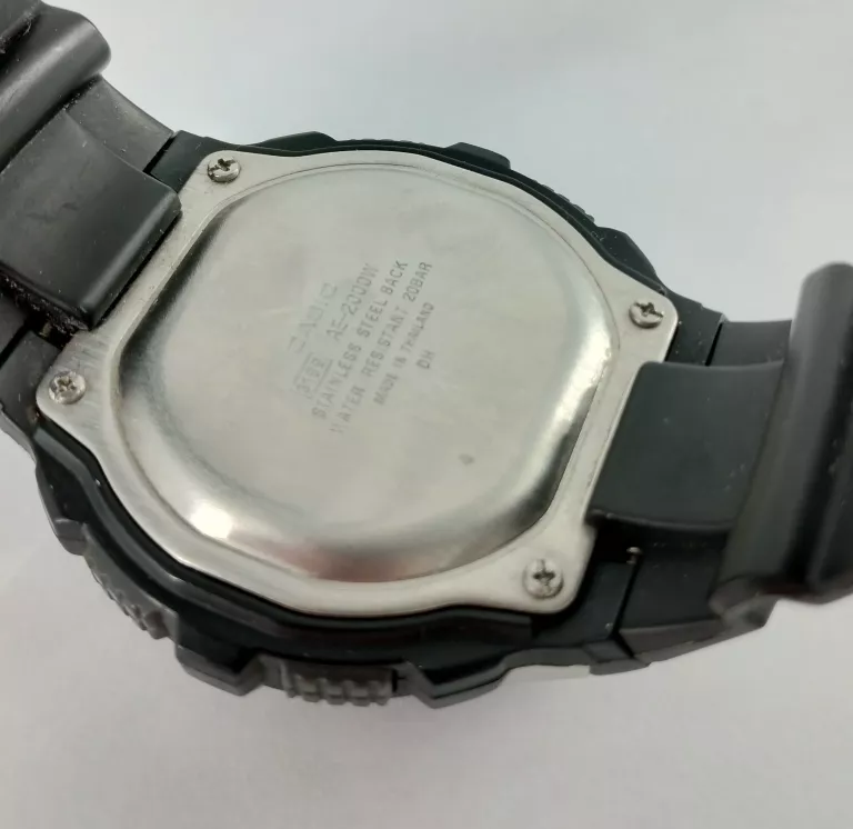 zegarek-casio-illuminator-ae-2000w-material-paska-129219-3