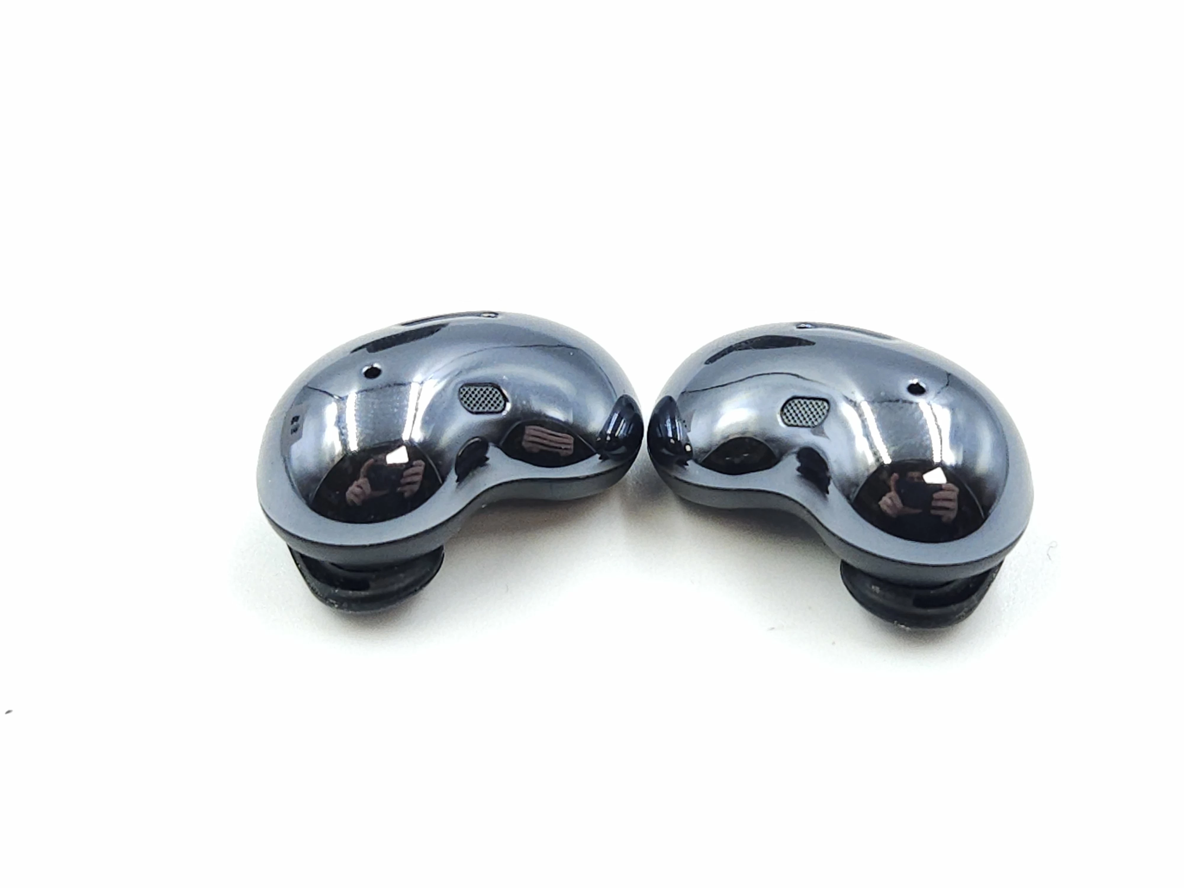 sluchawki-samsung-galaxy-buds-live-pud-stan-11323-2