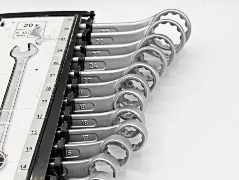 klucze-plasko-oczkowe-20-x-6-32-mm-stan-11323-2