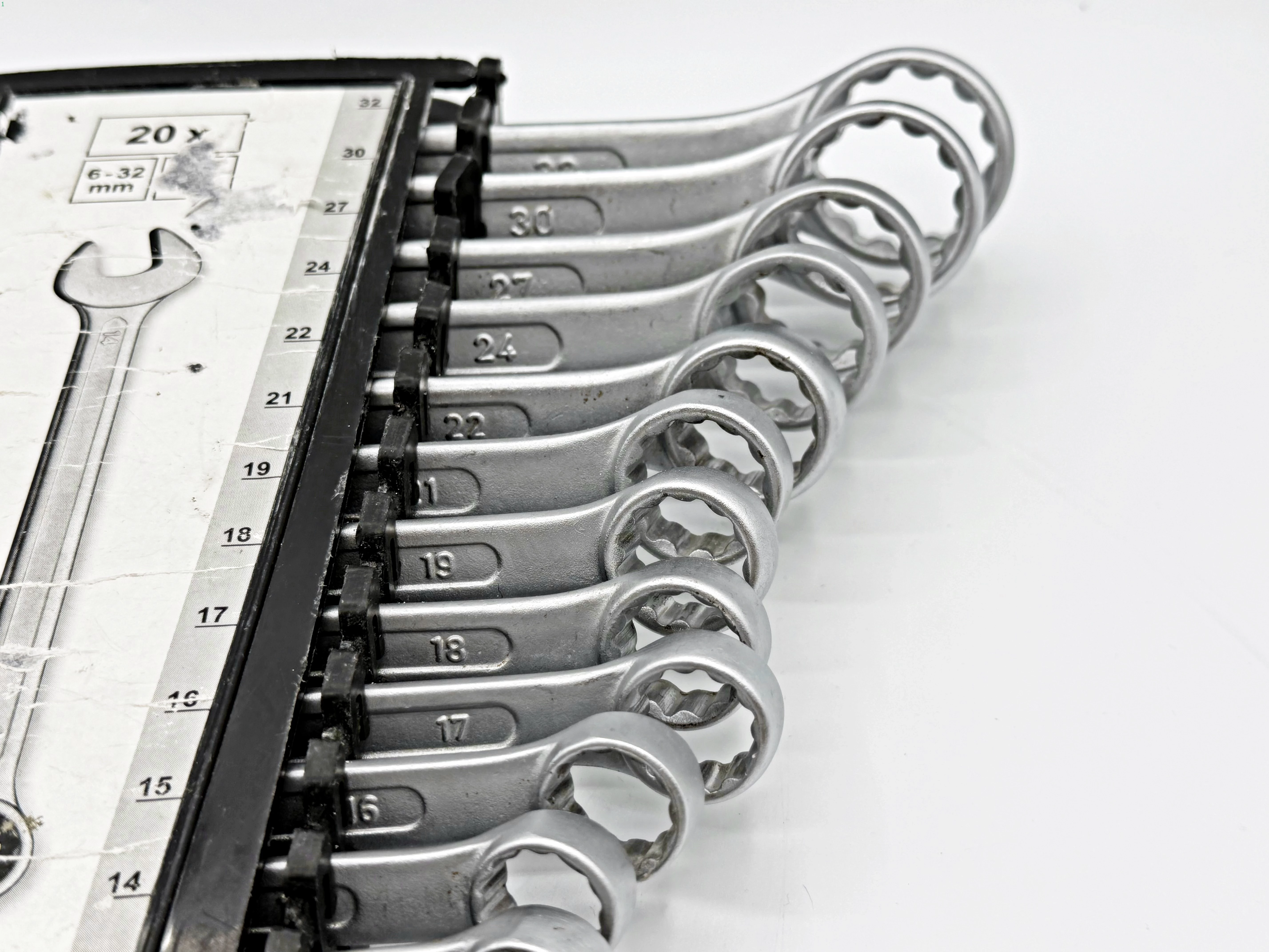 klucze-plasko-oczkowe-20-x-6-32-mm-stan-11323-2