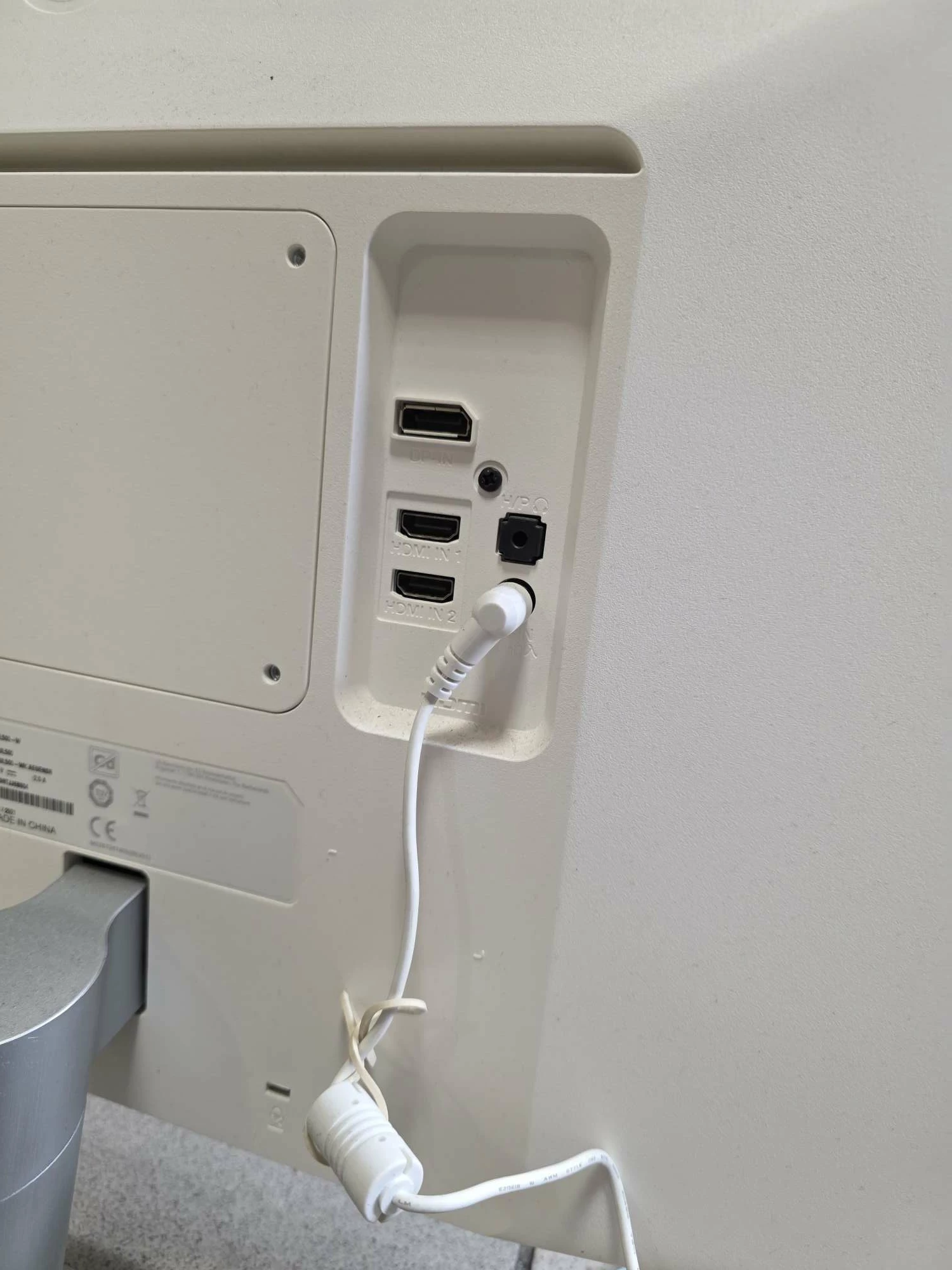 monitor-lg-27ul500-stan-11323-2