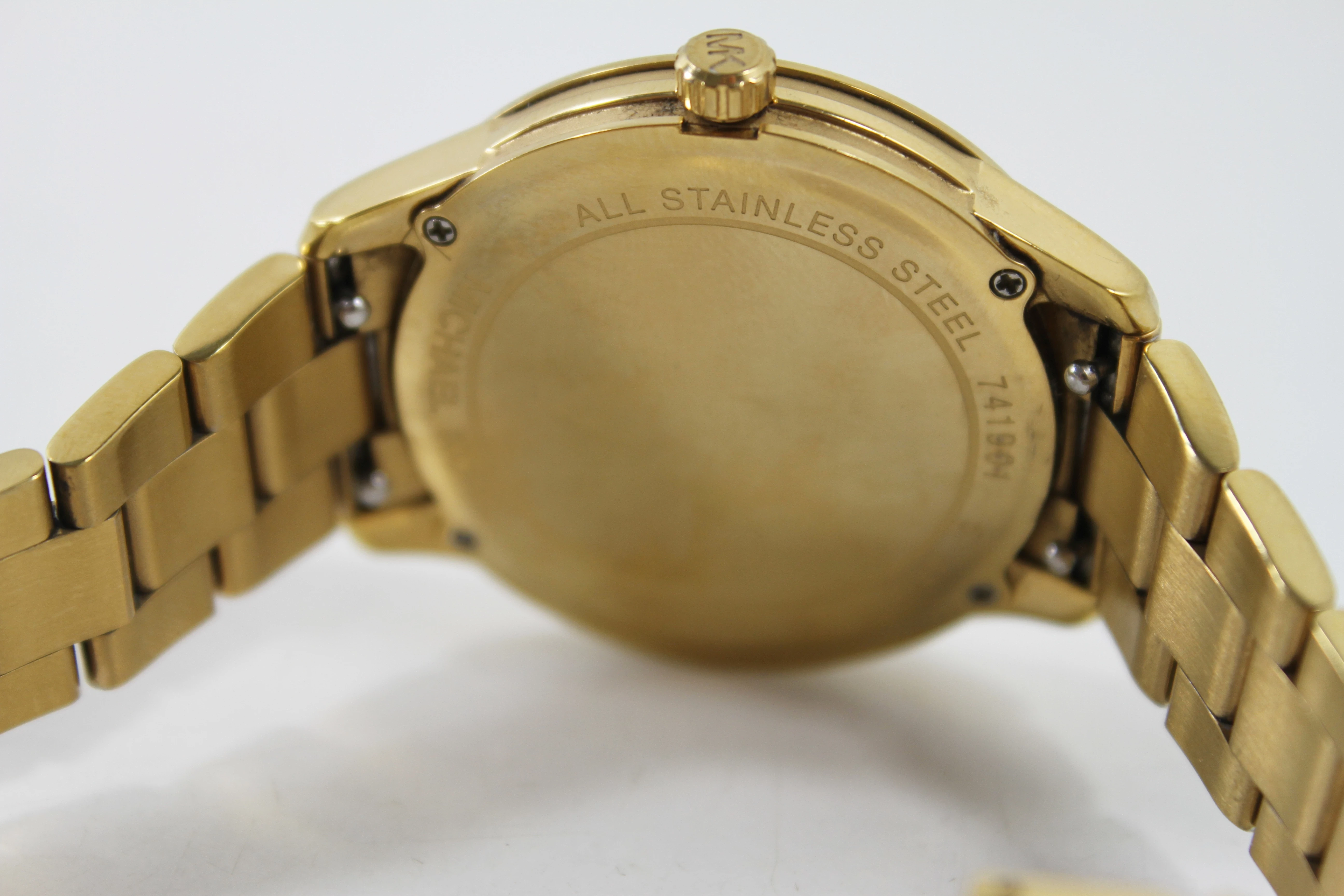 zegarek-damski-michael-kors-runway-mk6588-ksztalt-koperty-129223-2