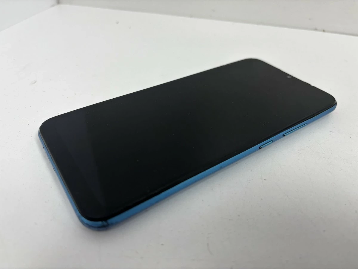 telefon-c11-2021-wypalony-spory-pas-pikseli-stan-11323-2