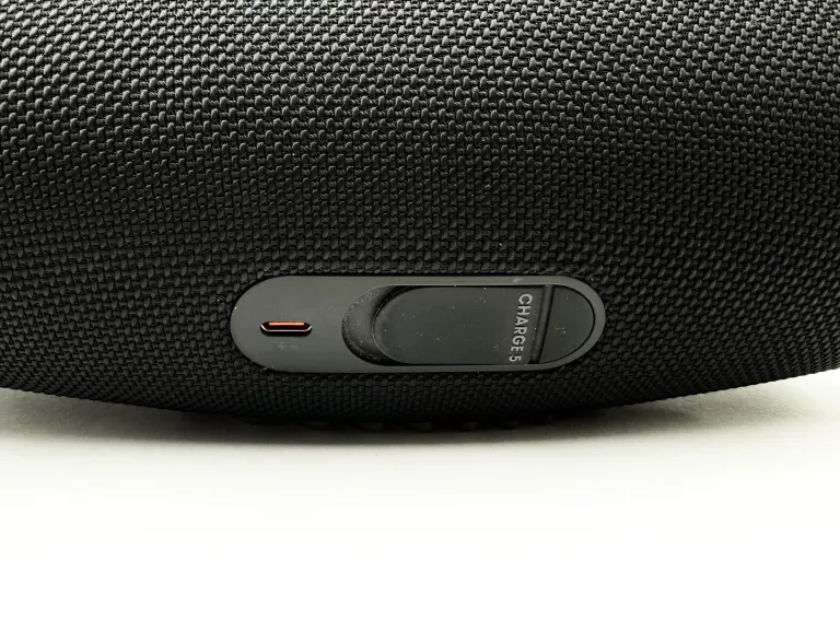 jbl-charge-5-kabel-usb-pudelko-kod-producenta-jblcharge5blk