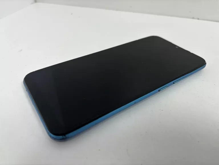 telefon-c11-2021-wypalony-spory-pas-pikseli-stan-11323-2