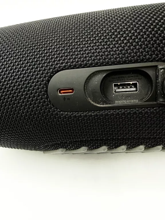 jbl-charge-5-kabel-usb-pudelko-zasilanie-209202-1769410