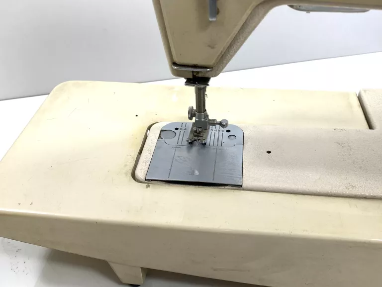 maszyna-do-szycia-lucznik-877-stan-11323-2