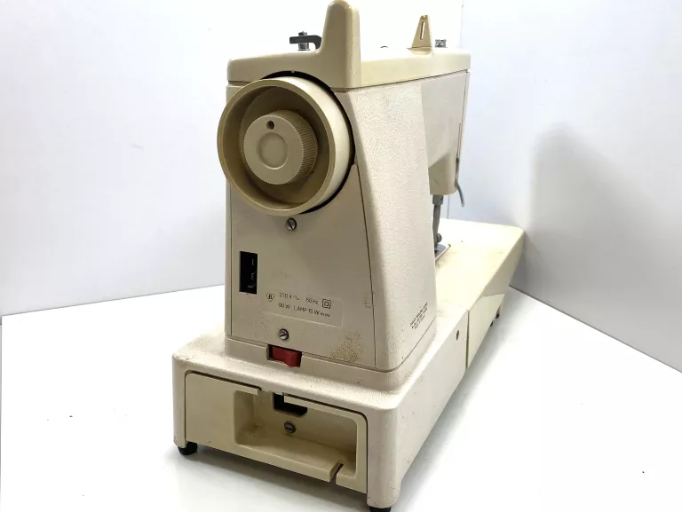 maszyna-do-szycia-lucznik-877-kolor-dominujacy-129357-2