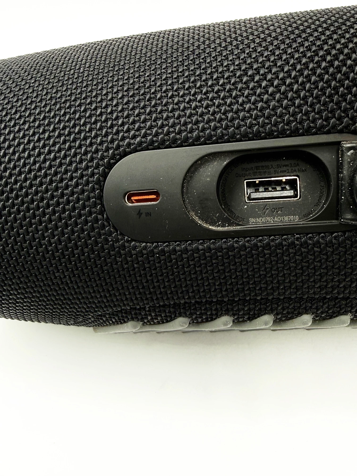 jbl-charge-5-kabel-usb-pudelko-zasilanie-209202-1769410