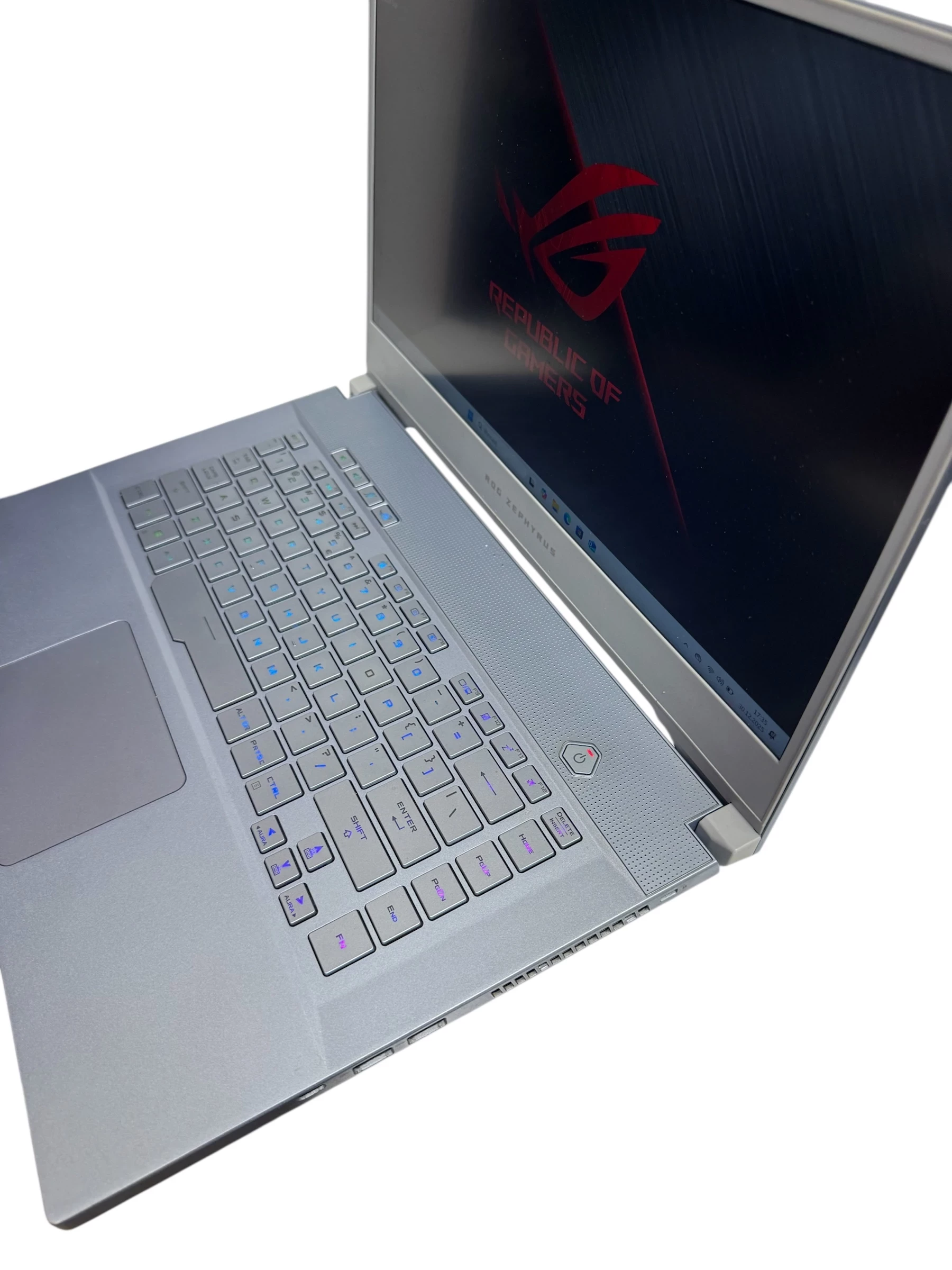 asus-rog-zephyrus-m15-okazja-pojemnosc-dysku-1000
