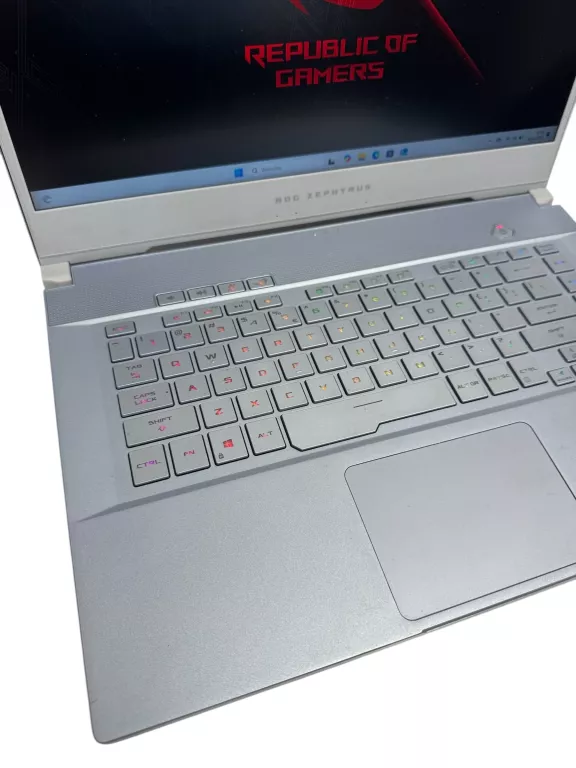 asus-rog-zephyrus-m15-okazja-przekatna-ekranu-1560