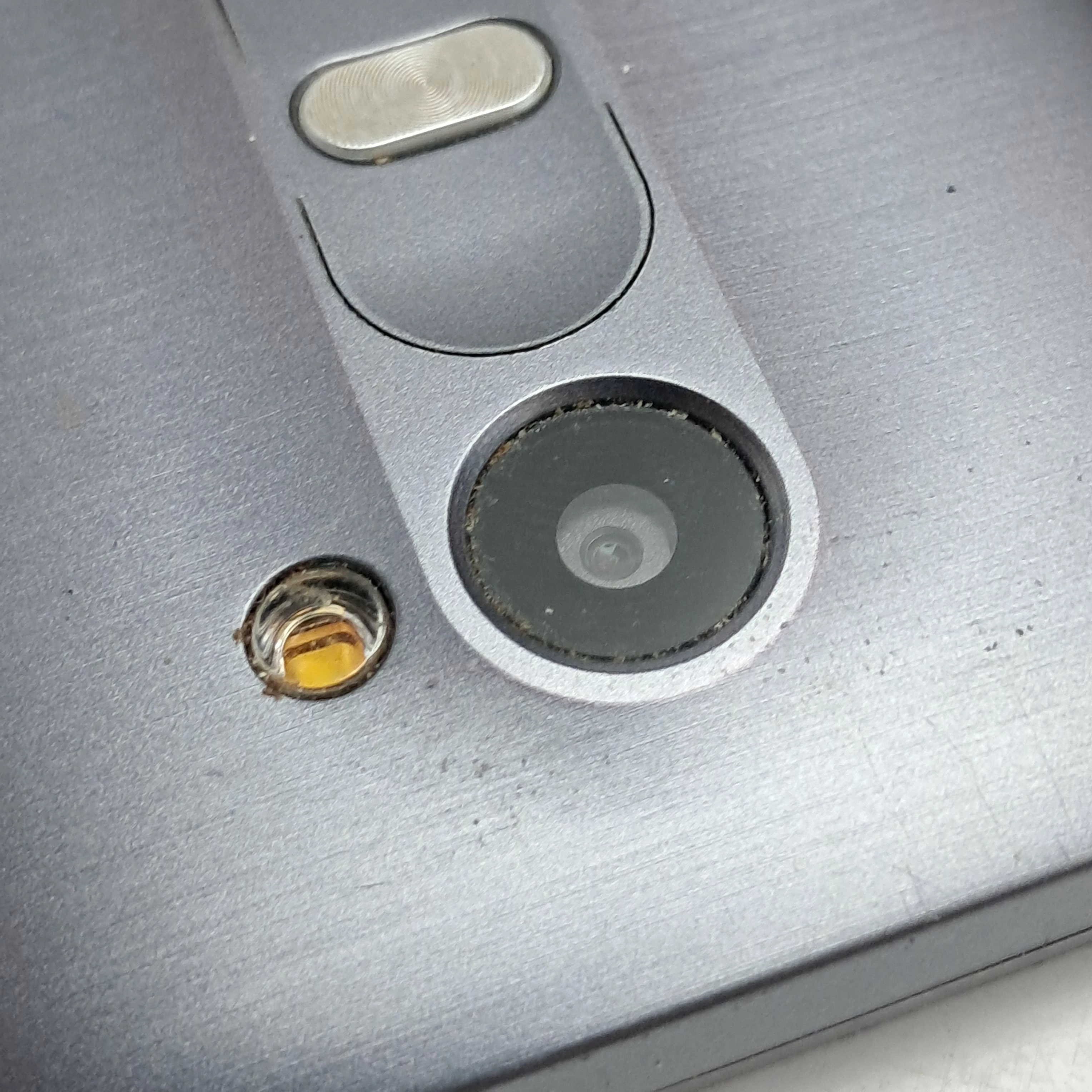 telefon-lg-leon-wbudowana-pamiec-202869-214205