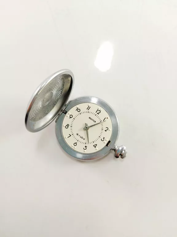 zegarek-kieszonkowy-molnija-starolecka-63-poznan-x