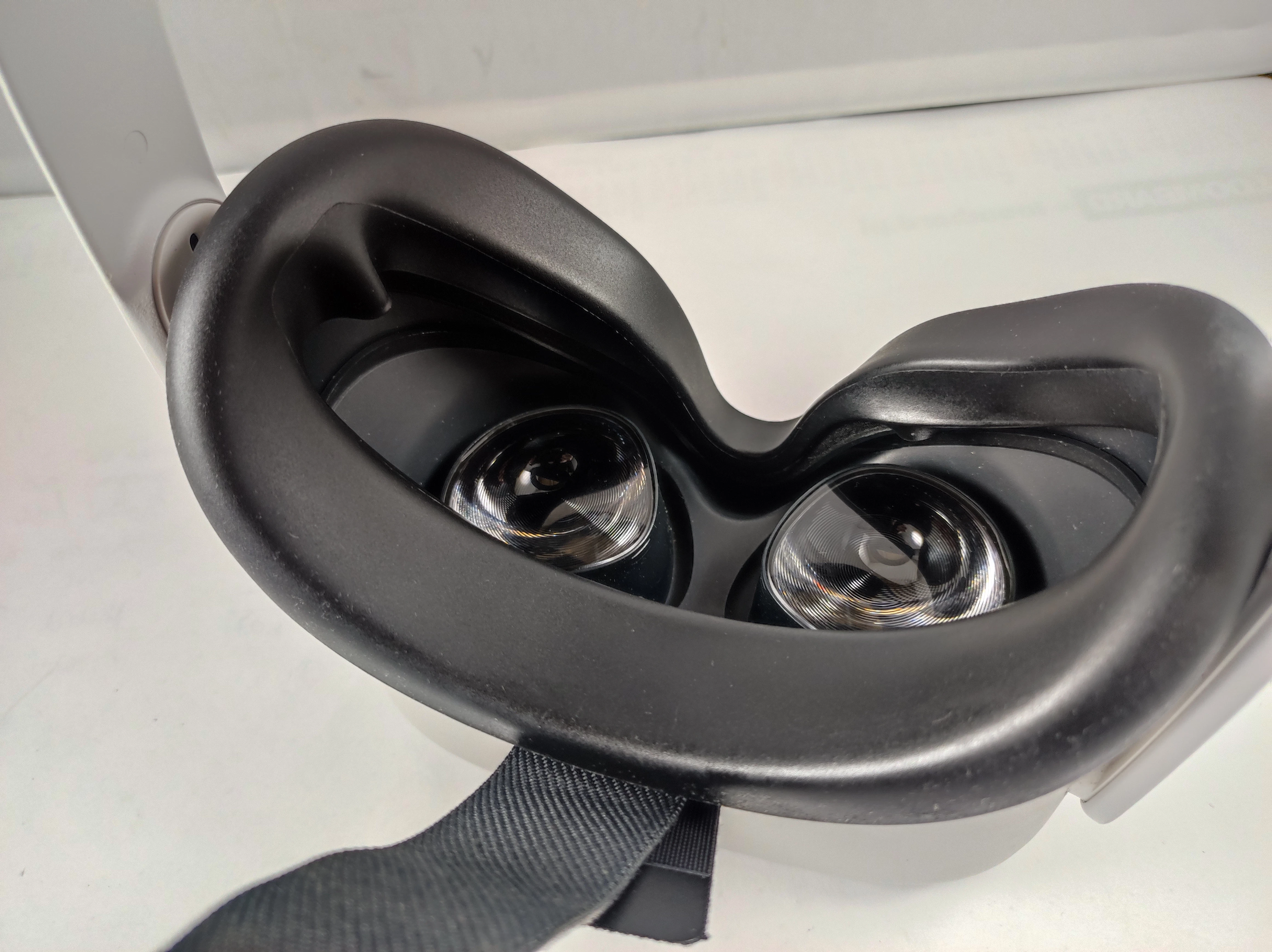 gogle-vr-oculus-meta-quest-2-komplet-certyfikaty-zgodnosci-218669-1