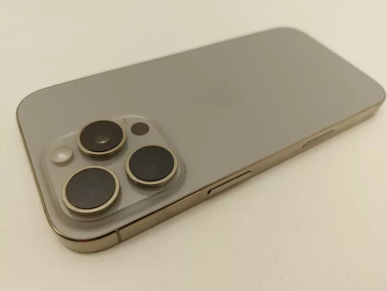 smartfon-apple-iphone-16-pro-5g-128gb-63-120hz-igla-100-bat-kod-producenta-myng3sxa