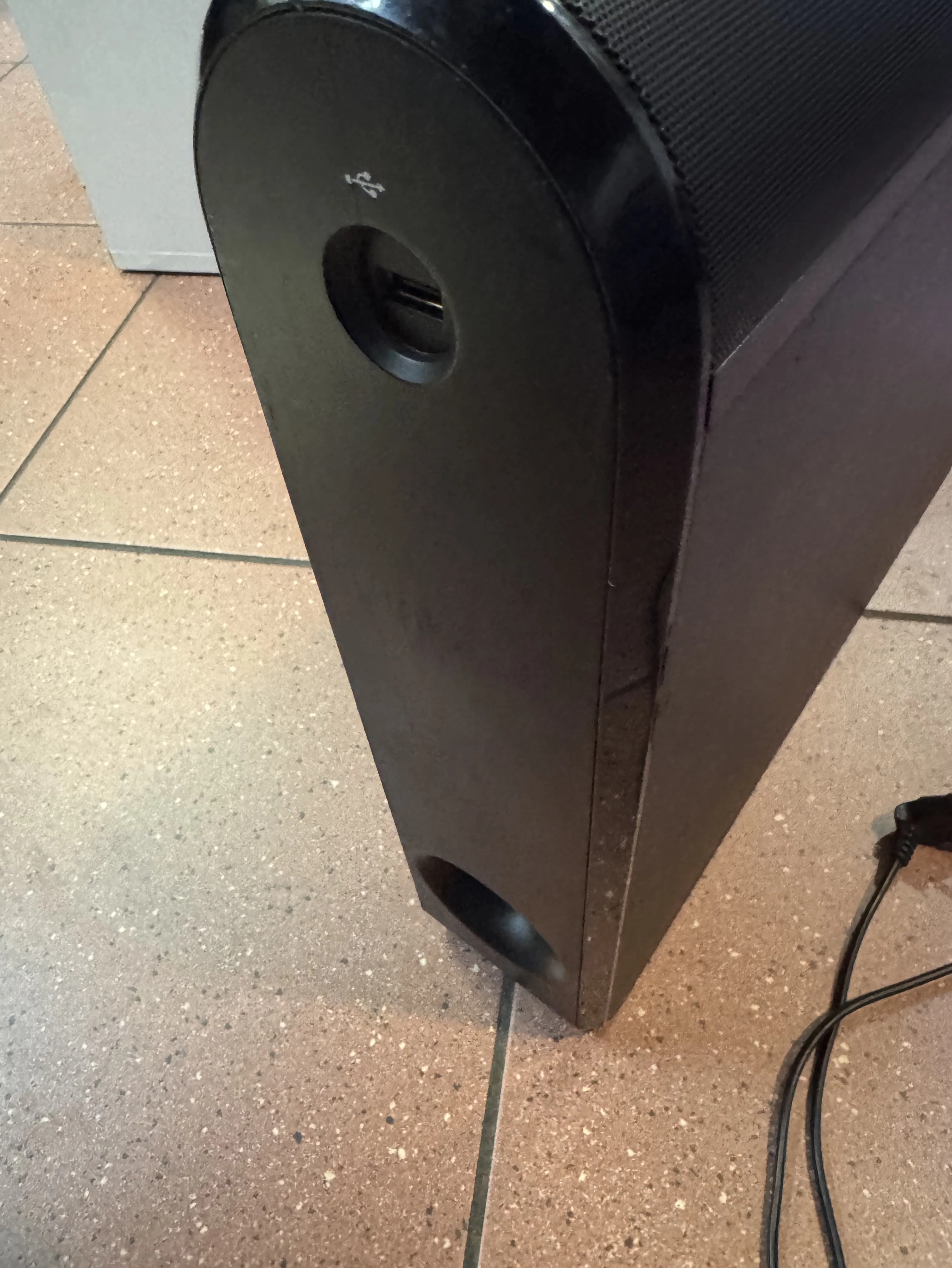 glosnik-jbl-cinema-base-22-soundbase-stan-11323-2