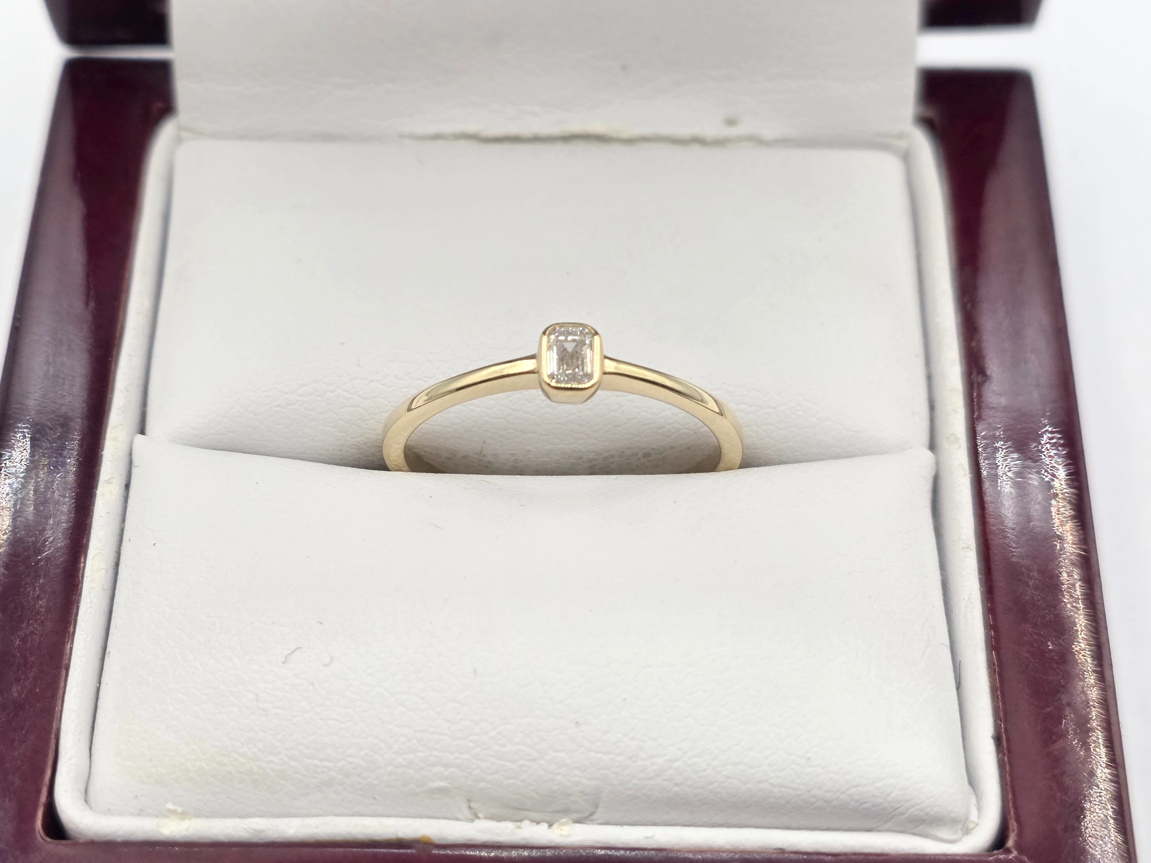 zloty-pierscionek-z-brylantem-011ct-585-148g-r15-marka-248811-958954